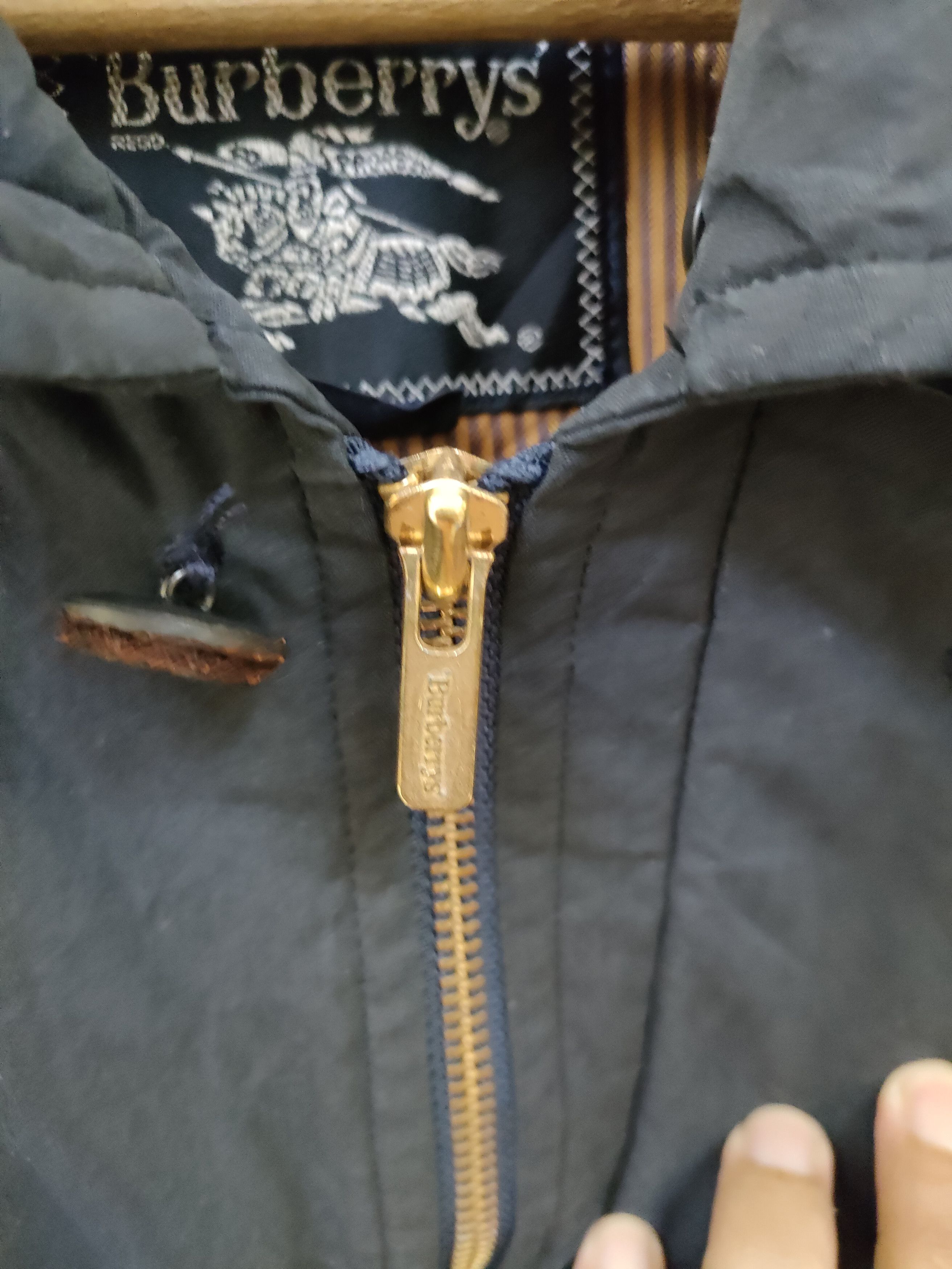 Burberry × Vintage Vintage Distressed Burberrys Jacket Size US M / EU 48-50 / 2 - 7 Thumbnail