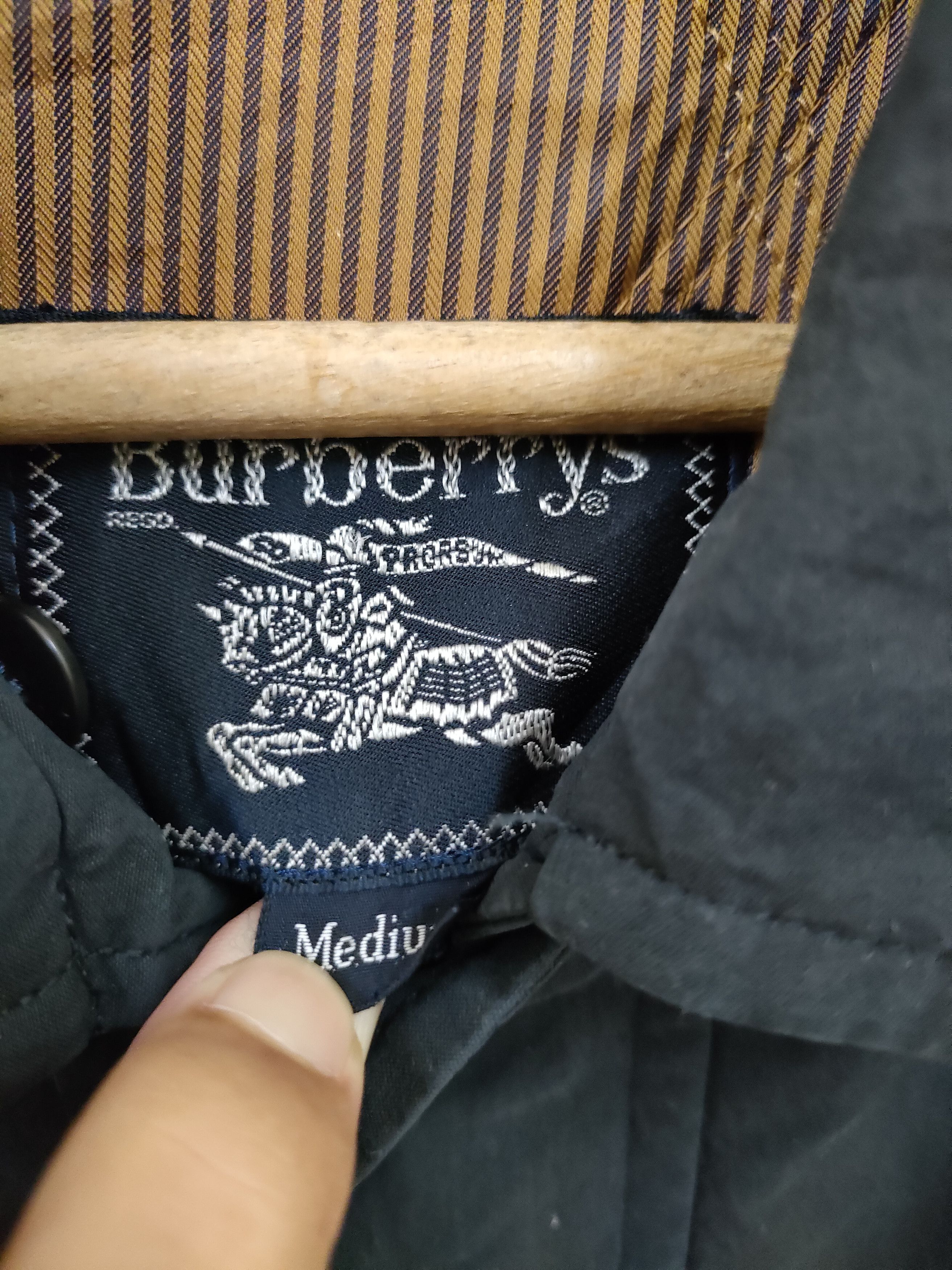 Burberry × Vintage Vintage Distressed Burberrys Jacket Size US M / EU 48-50 / 2 - 10 Thumbnail