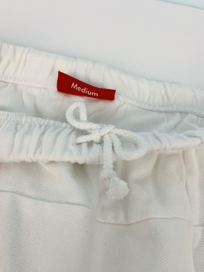 Supreme 2018 Supreme White Patchwork Pique Shorts Medium Size US 30 / EU 46 - 5 Thumbnail