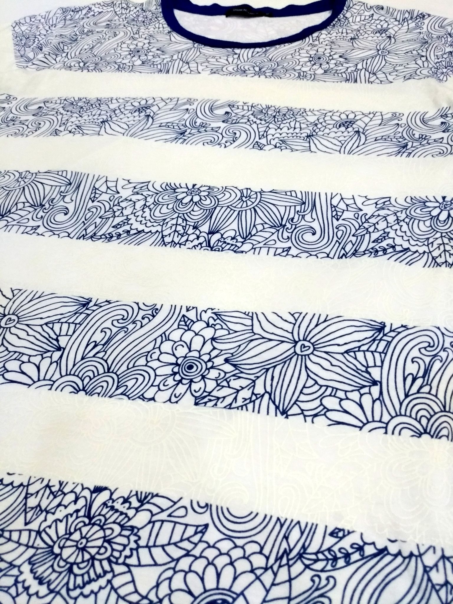 Designer × Japanese Brand × URBAN RESEARCH DOORS RARE! URBAN RESEARCH FLORAL PAISLEY BANDANA TEE Size US L / EU 52-54 / 3 - 5 Thumbnail