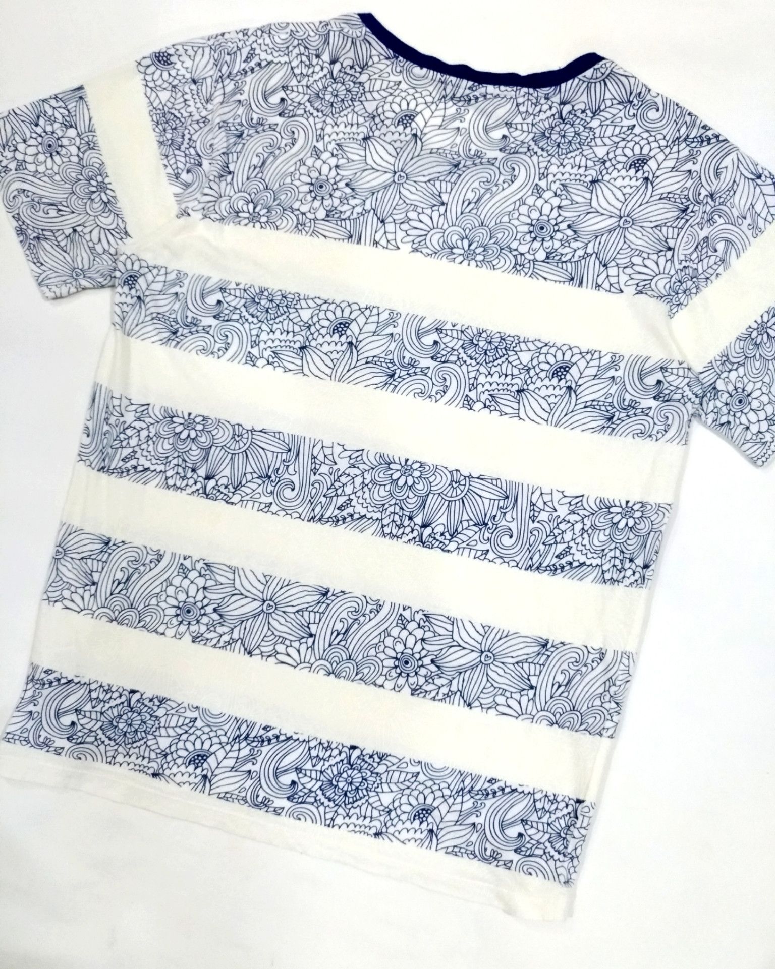 Designer × Japanese Brand × URBAN RESEARCH DOORS RARE! URBAN RESEARCH FLORAL PAISLEY BANDANA TEE Size US L / EU 52-54 / 3 - 8 Thumbnail