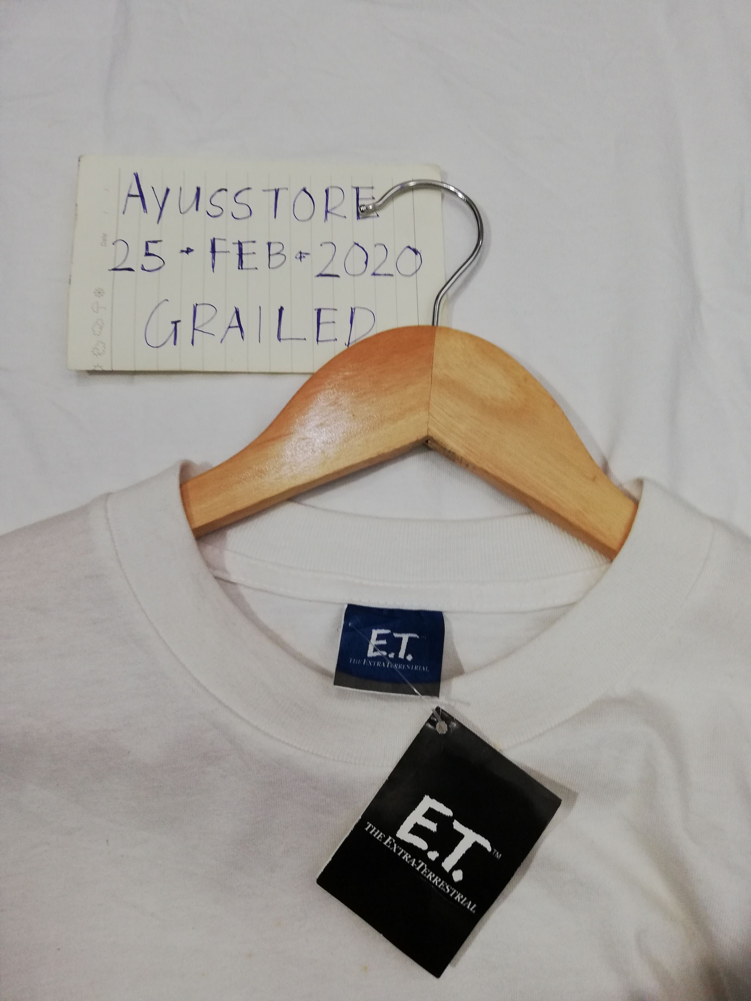 Universal Studios E.T. The Extra Terrestrial White T-Shirt Size US L / EU 52-54 / 3 - 5 Thumbnail