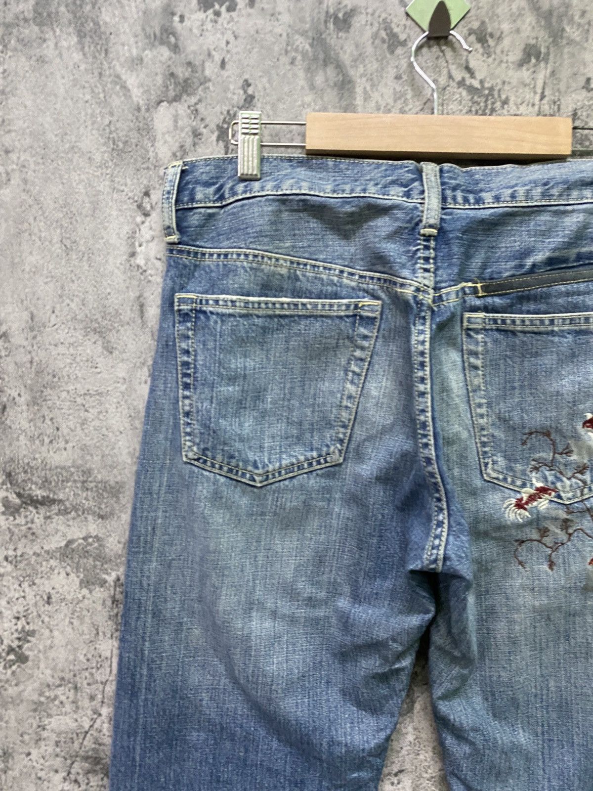Japanese Brand TAKEO KIKUCHI Embroidered Fishh Japanese Motif Jeans Size US 32 / EU 48 - 13 Thumbnail