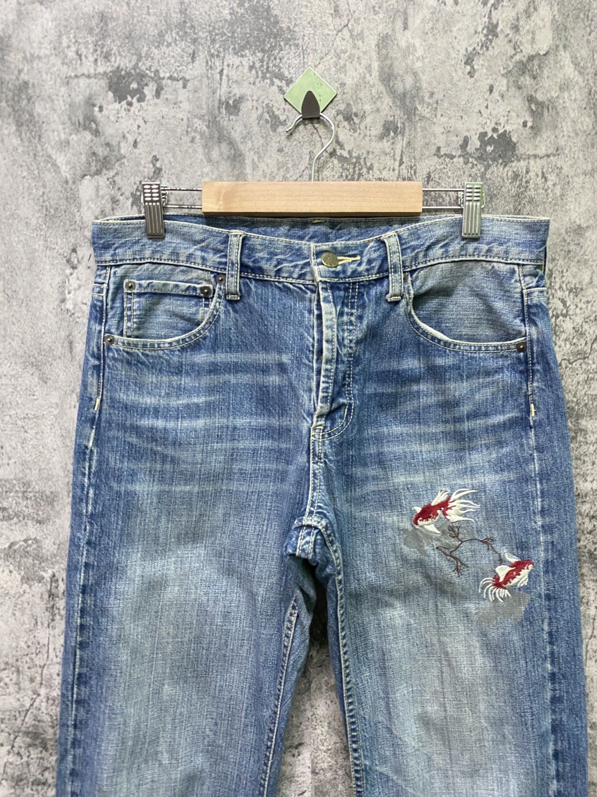 Japanese Brand TAKEO KIKUCHI Embroidered Fishh Japanese Motif Jeans Size US 32 / EU 48 - 3 Thumbnail