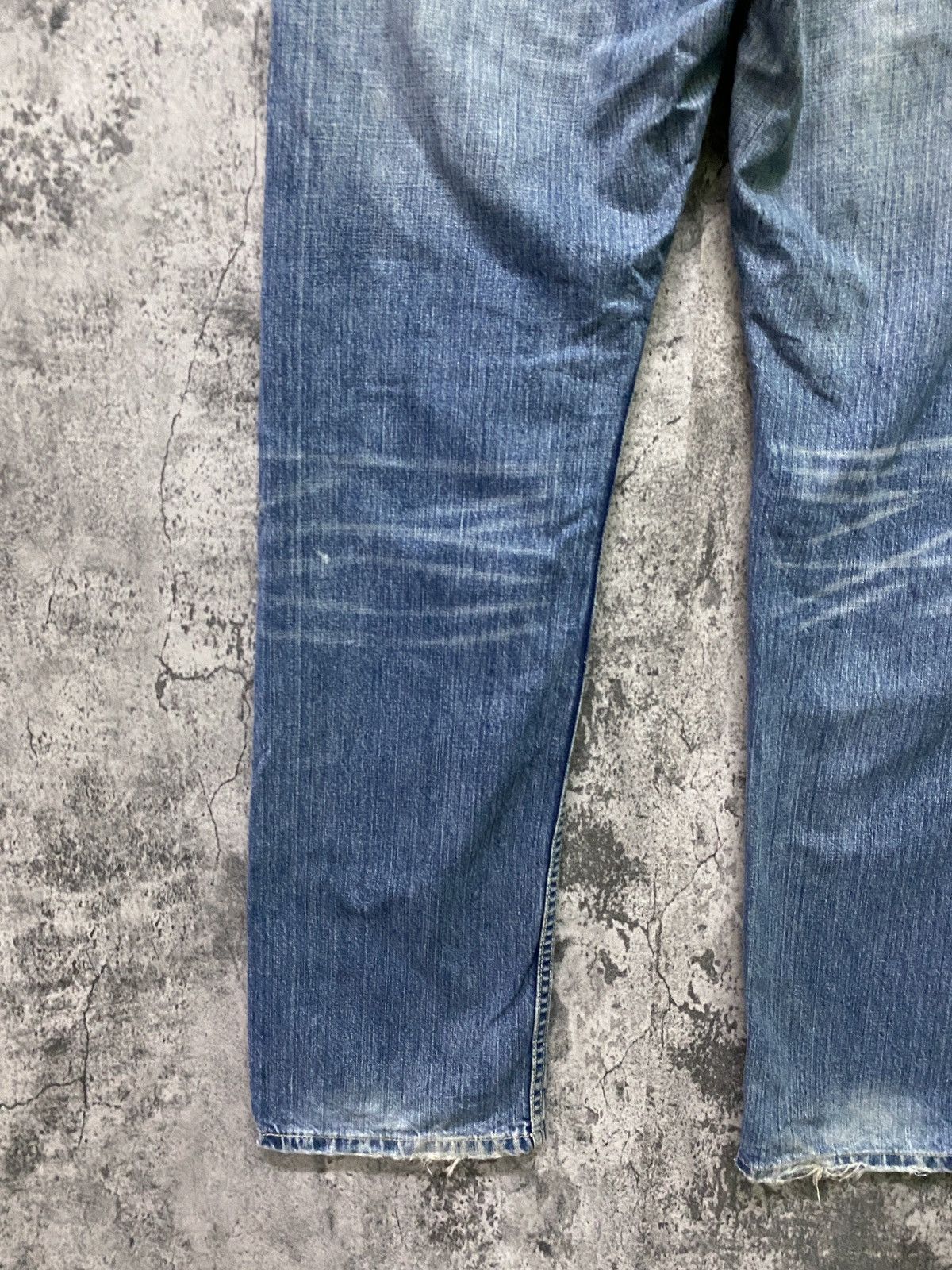 Japanese Brand TAKEO KIKUCHI Embroidered Fishh Japanese Motif Jeans Size US 32 / EU 48 - 16 Thumbnail