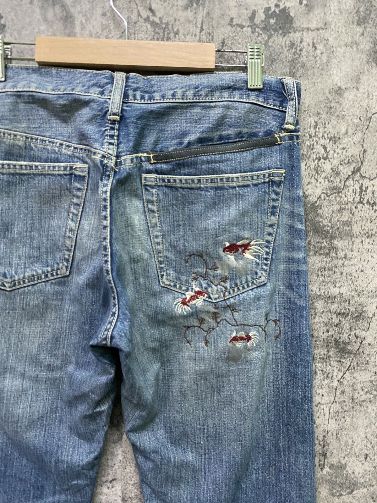 Japanese Brand TAKEO KIKUCHI Embroidered Fishh Japanese Motif Jeans Size US 32 / EU 48 - 14 Thumbnail