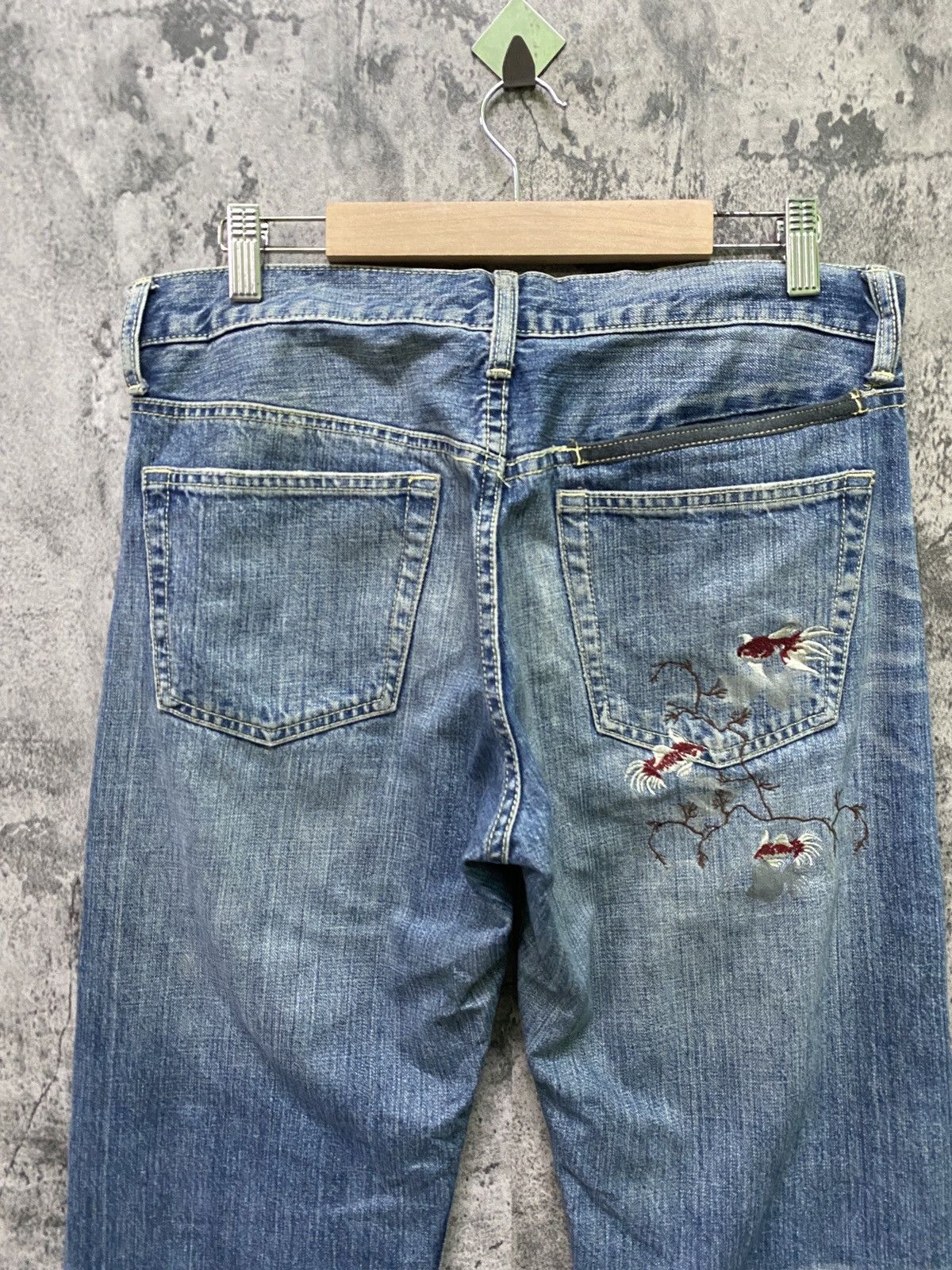 Japanese Brand TAKEO KIKUCHI Embroidered Fishh Japanese Motif Jeans Size US 32 / EU 48 - 12 Thumbnail