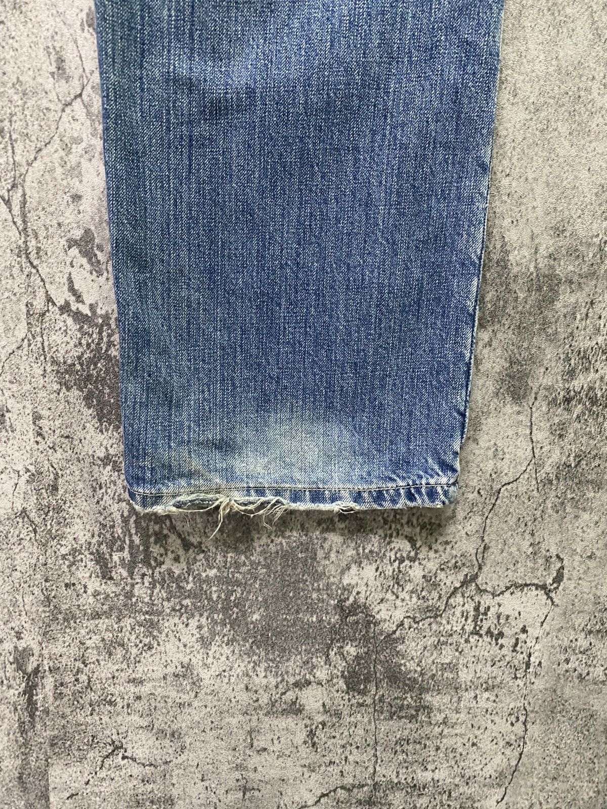 Japanese Brand TAKEO KIKUCHI Embroidered Fishh Japanese Motif Jeans Size US 32 / EU 48 - 19 Thumbnail