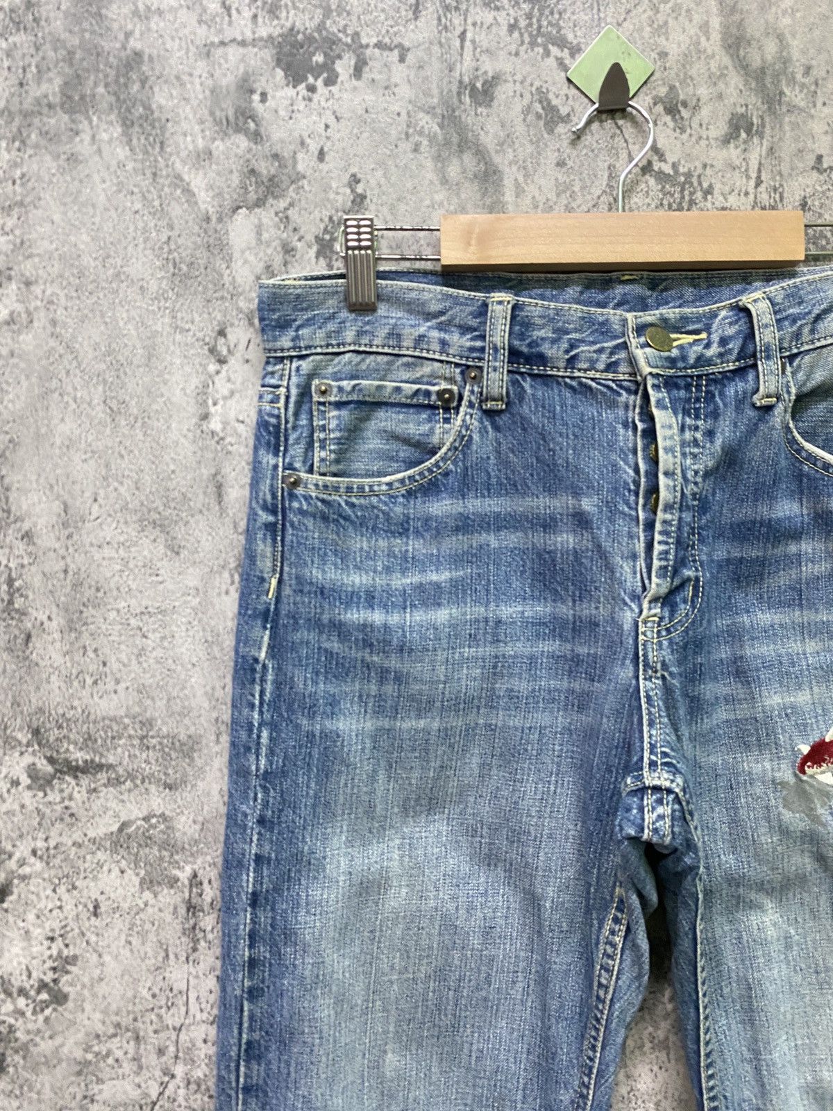 Japanese Brand TAKEO KIKUCHI Embroidered Fishh Japanese Motif Jeans Size US 32 / EU 48 - 4 Thumbnail