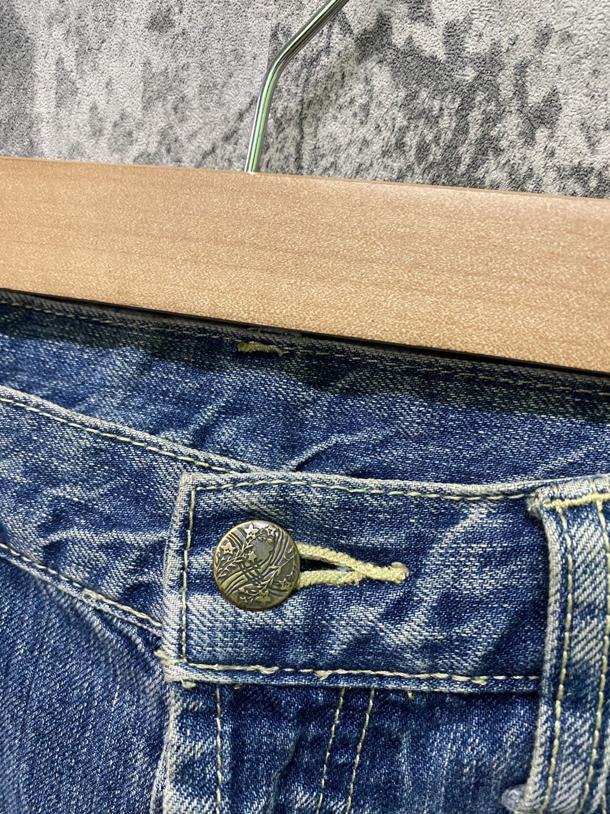 Japanese Brand TAKEO KIKUCHI Embroidered Fishh Japanese Motif Jeans Size US 32 / EU 48 - 11 Thumbnail