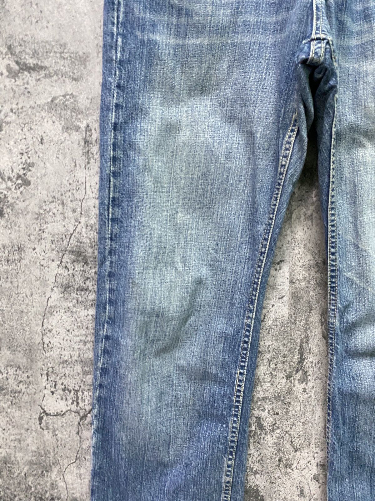 Japanese Brand TAKEO KIKUCHI Embroidered Fishh Japanese Motif Jeans Size US 32 / EU 48 - 7 Thumbnail