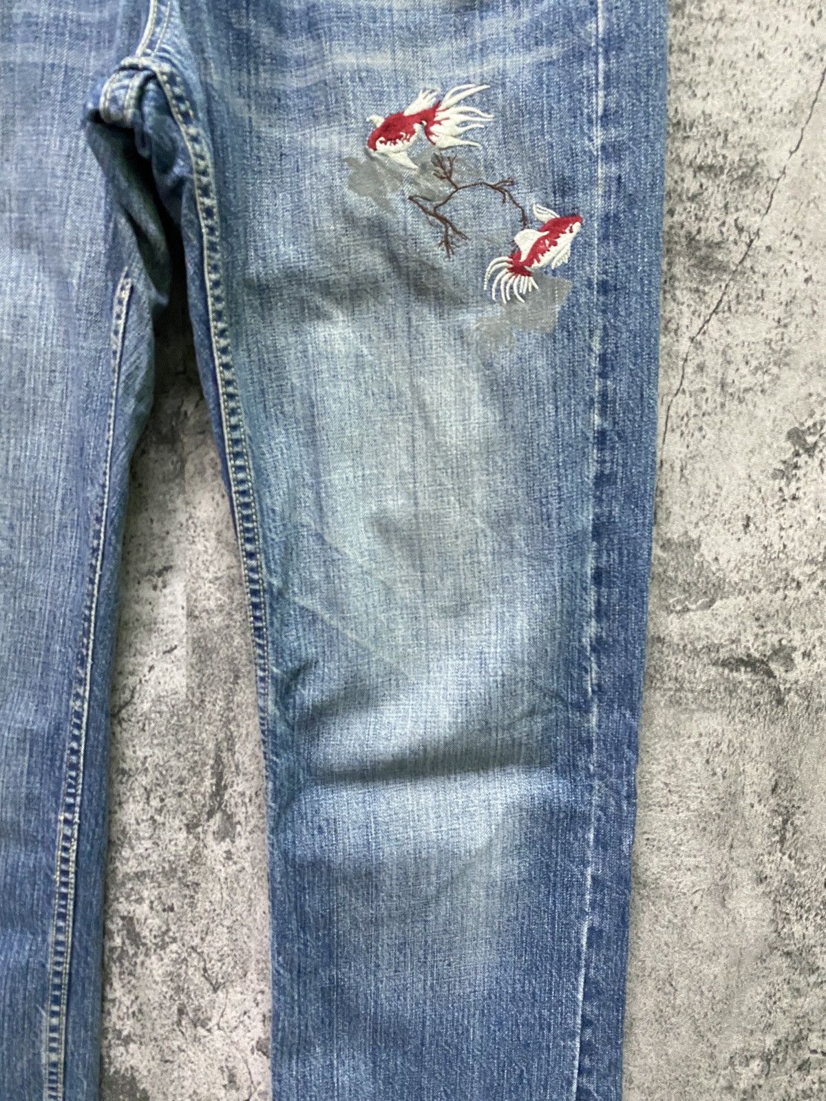 Japanese Brand TAKEO KIKUCHI Embroidered Fishh Japanese Motif Jeans Size US 32 / EU 48 - 6 Thumbnail