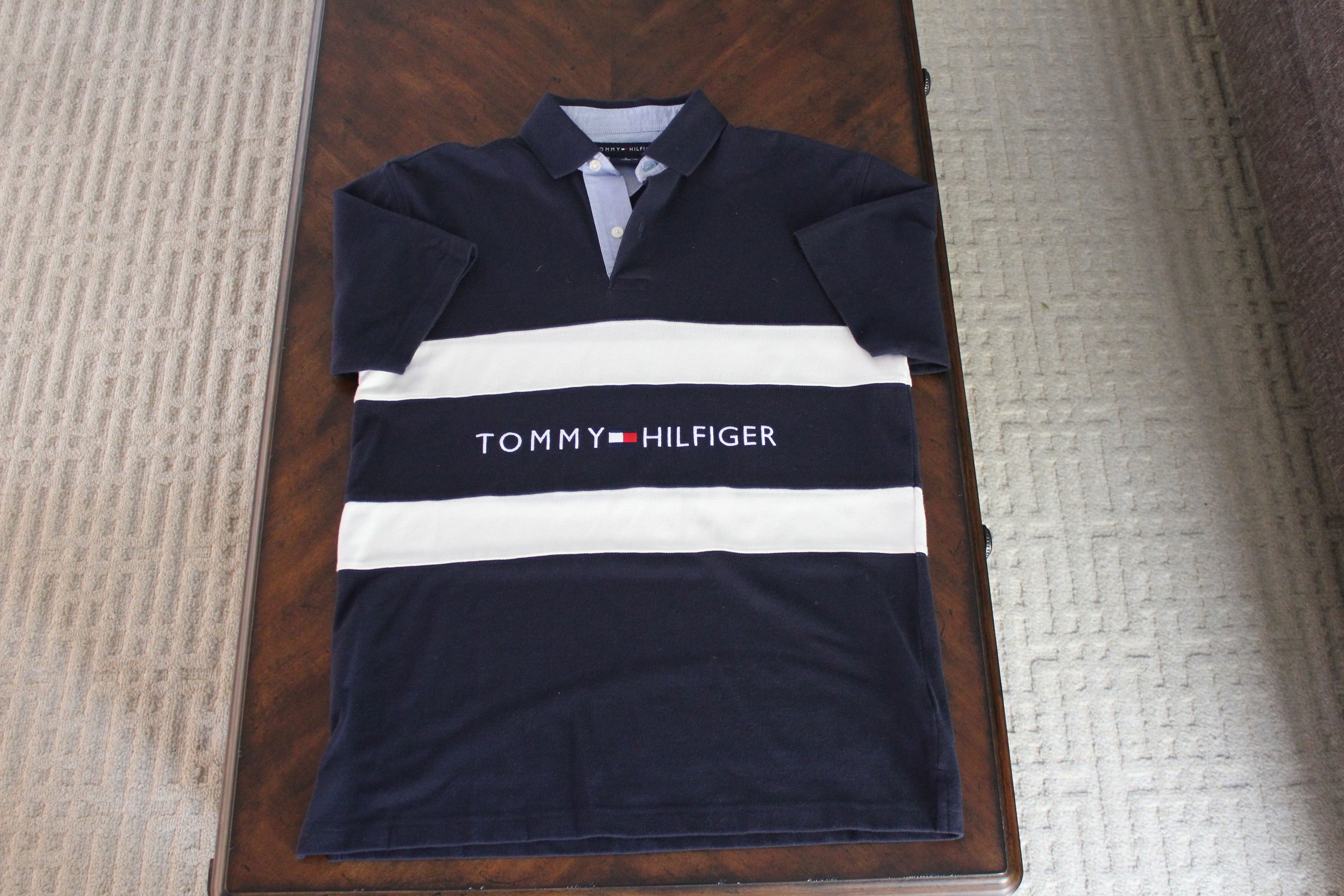 Tommy Hilfiger Tommy Hilfiger Big Spell Out Polo Shirt Size US S / EU 44-46 / 1 - 1 Thumbnail