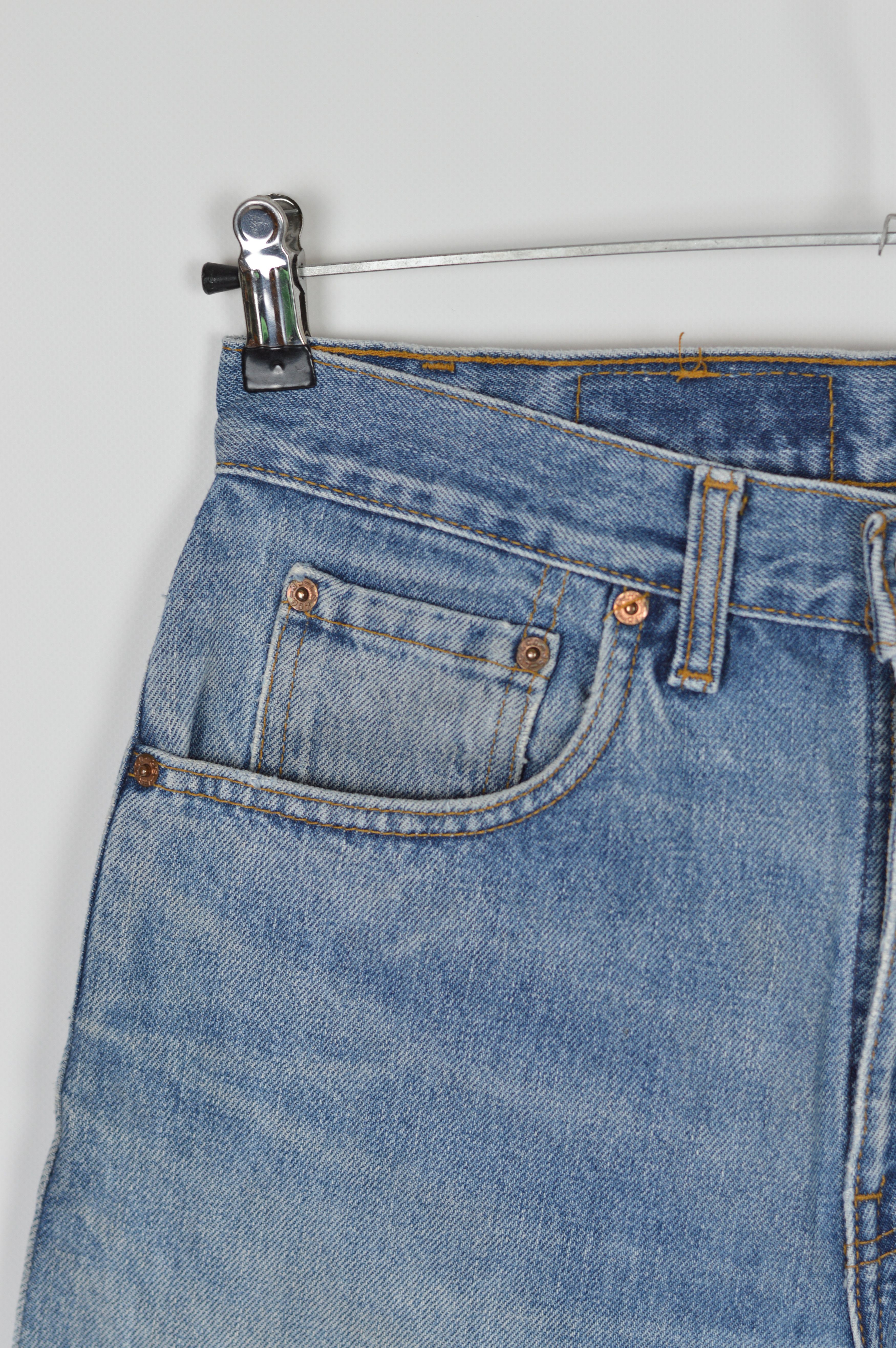 Levi's × Levi's Vintage Clothing × Vintage Vintage Levi's 505 Light Washed Blue Denim Jean Pant Size US 31 - 6 Thumbnail