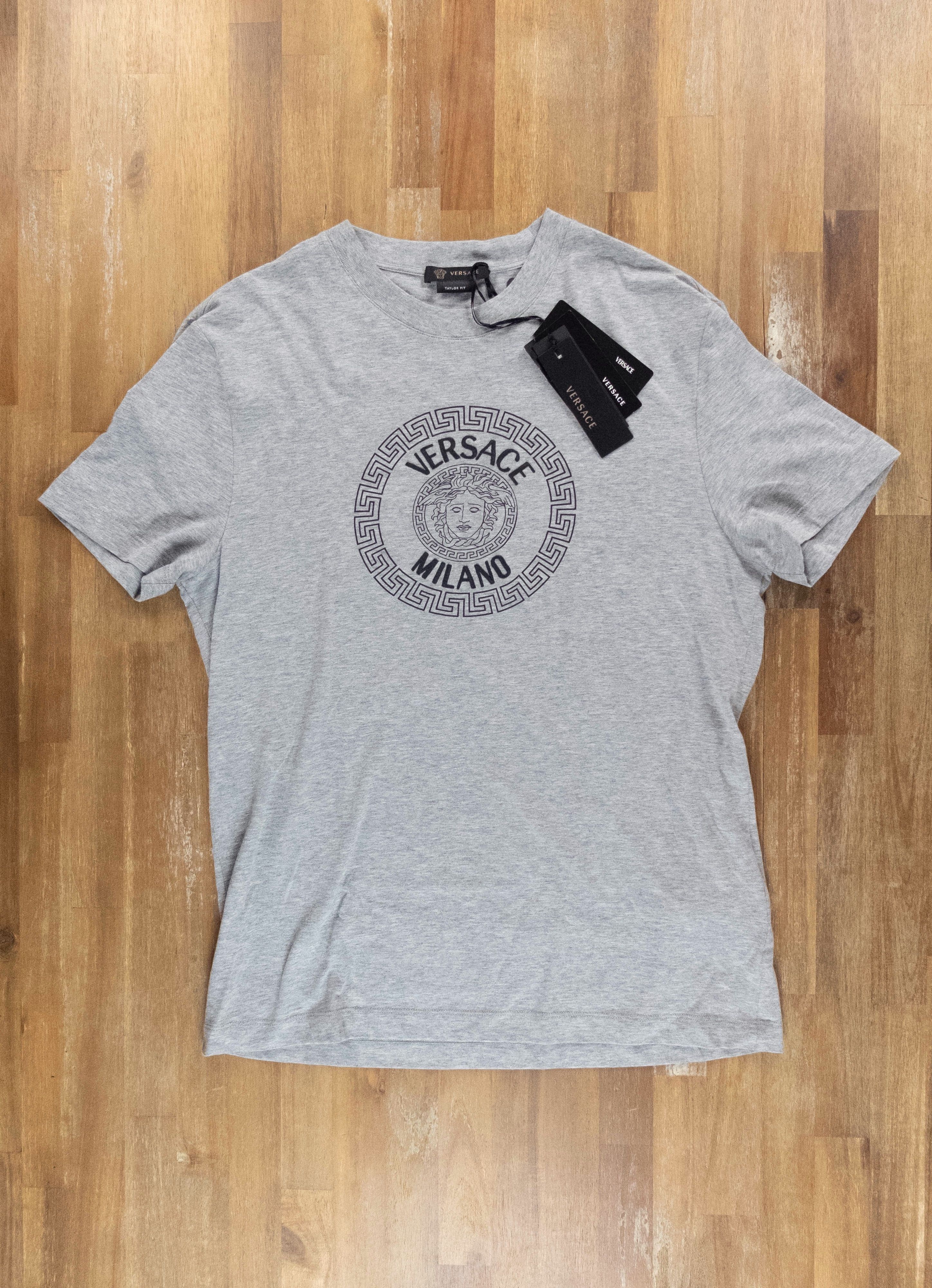 Versace VERSACE gray Medusa print Milano t-shirt - Medium Size US M / EU 48-50 / 2 - 4 Thumbnail