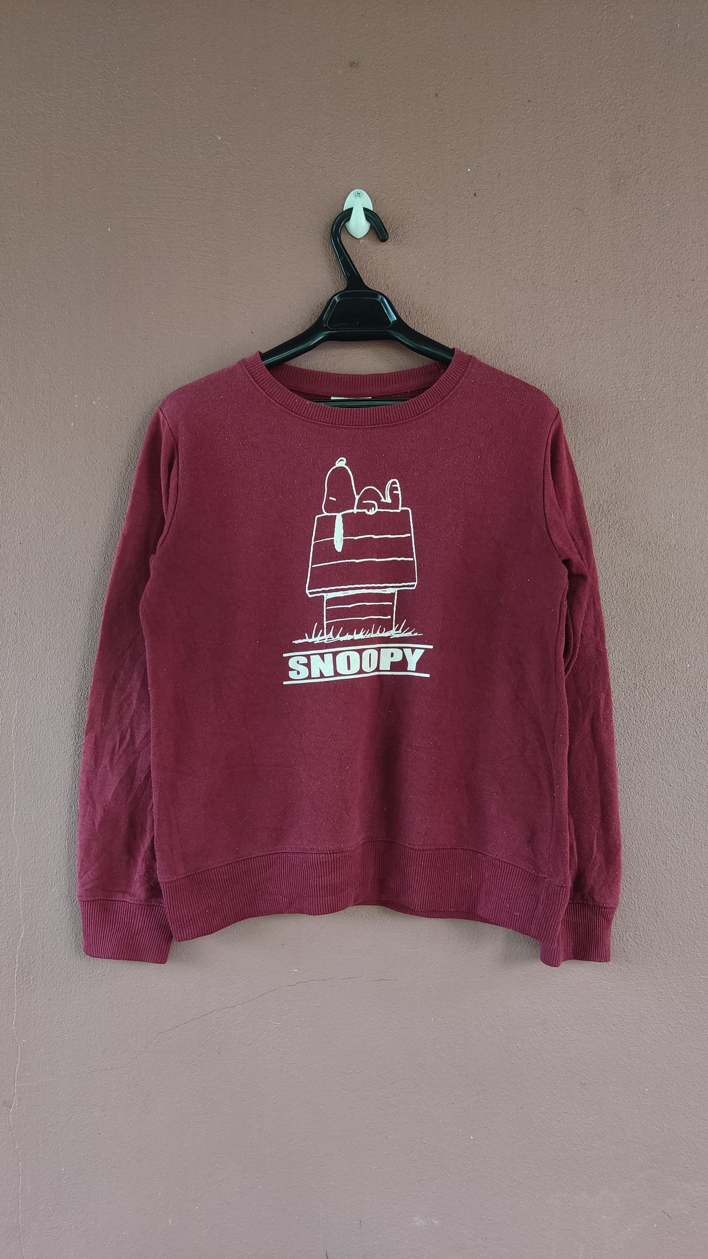 Peanuts snoopy sweatshirt size L