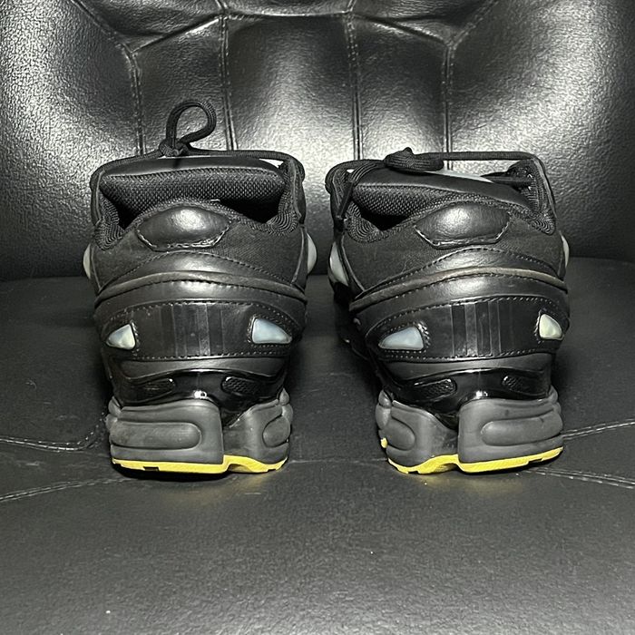 Raf simons ozweego black on sale corn