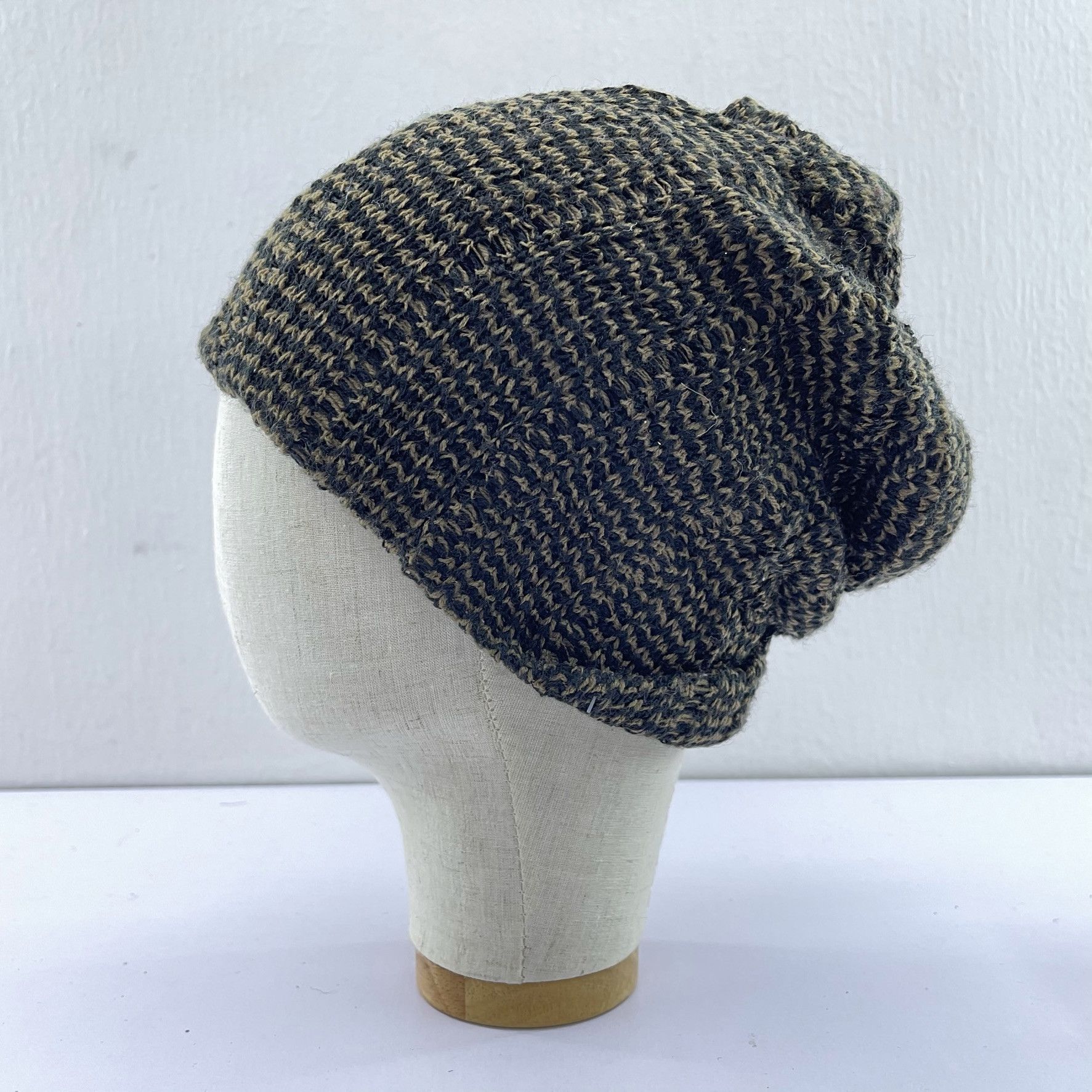 Japanese Brand Unknown Japanese Brand Nice Design Beanie Hats-BH2009 Size ONE SIZE - 1 Thumbnail