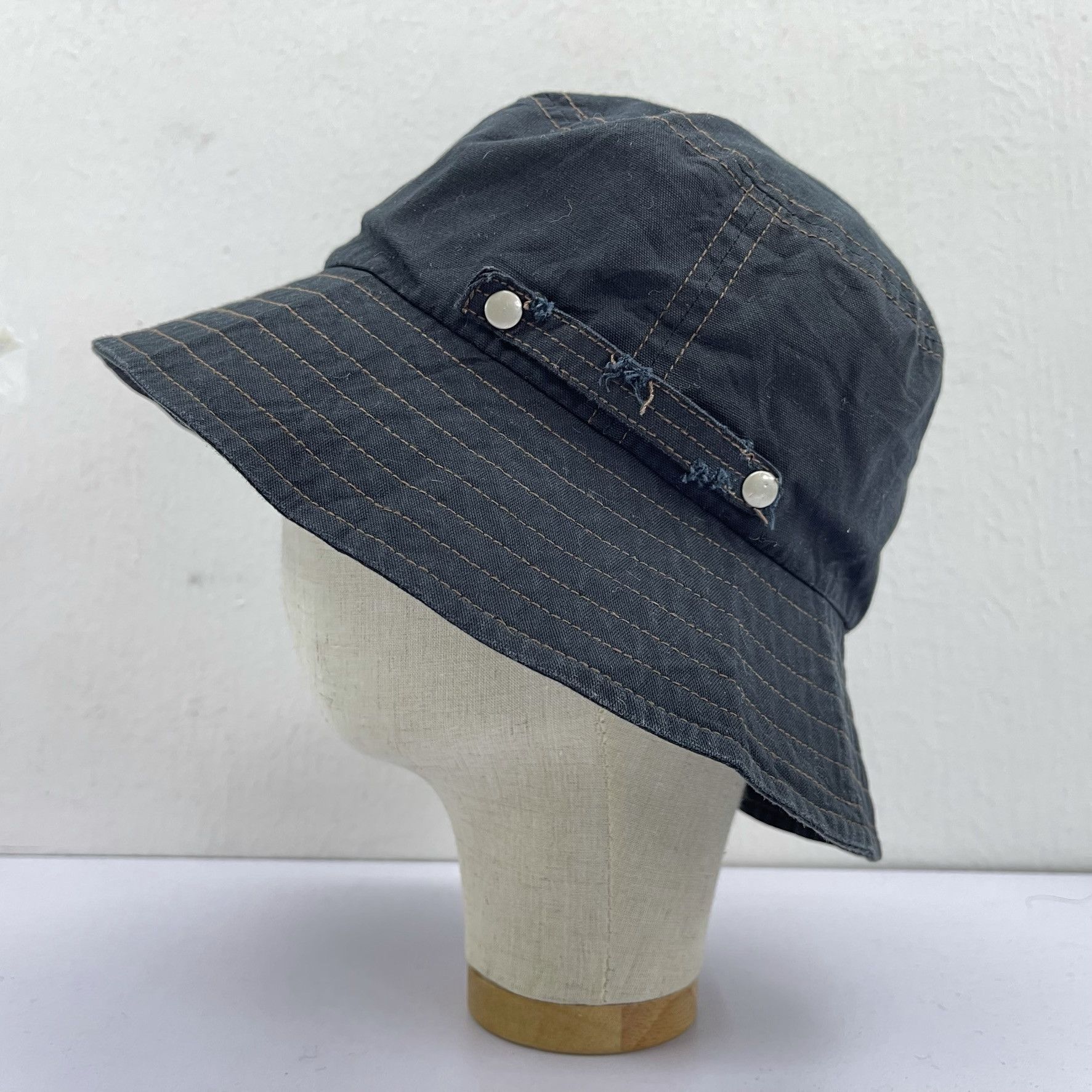 Uniqlo Uniqlo Plain Bucket Hats-BH3167 Size ONE SIZE - 1 Thumbnail