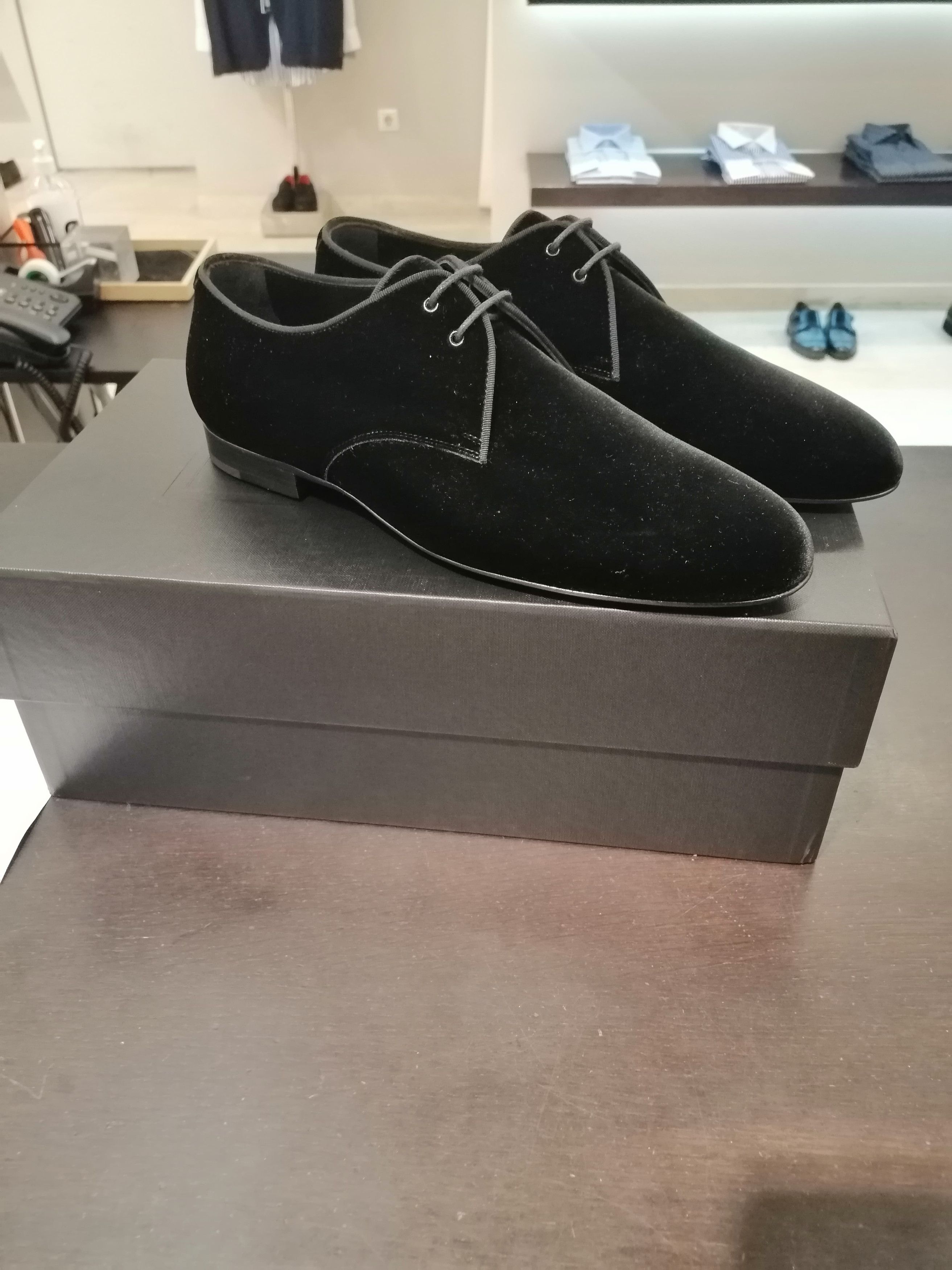 Smoking Derbies In Velvet