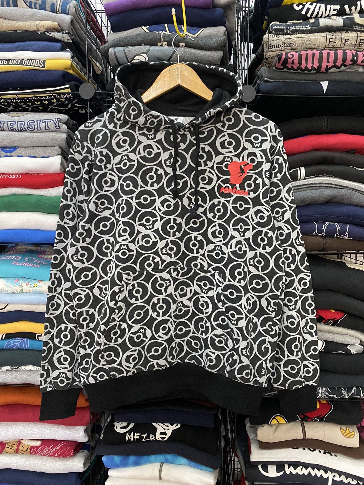 Pokemon POKEMON OVER PRINTED HODDIES Size US L / EU 52-54 / 3 - 1 Thumbnail