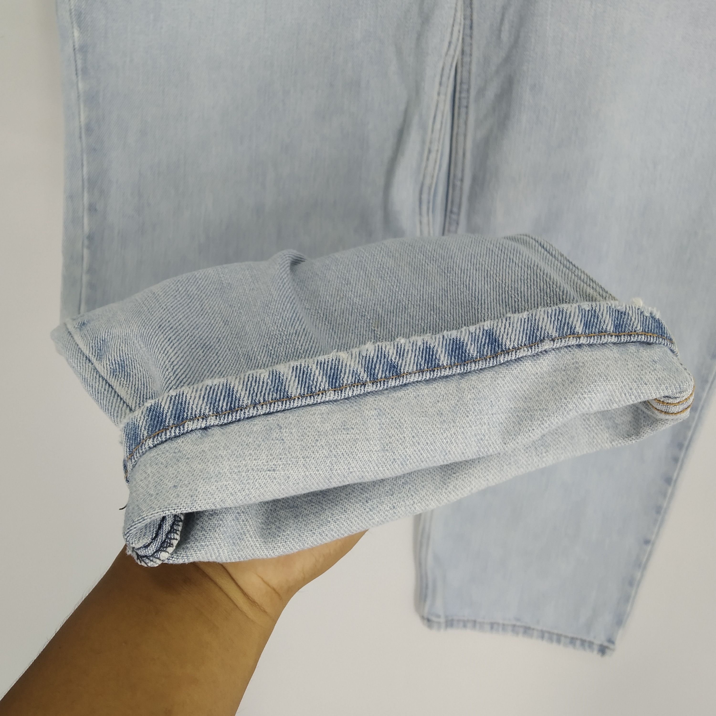 Jean Size 37 Vintage Levi's Faded Blue Jeans Relaxing Denim Jeans Size US 37 - 7 Thumbnail