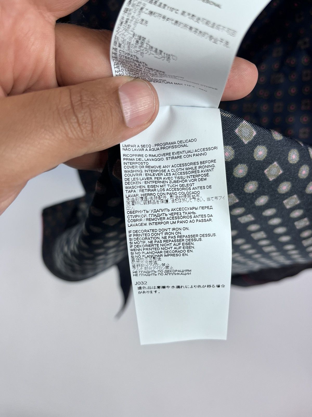 Maison Margiela MAISON MARGIELA SILK SHIRT Size US XL / EU 56 / 4 - 11 Thumbnail