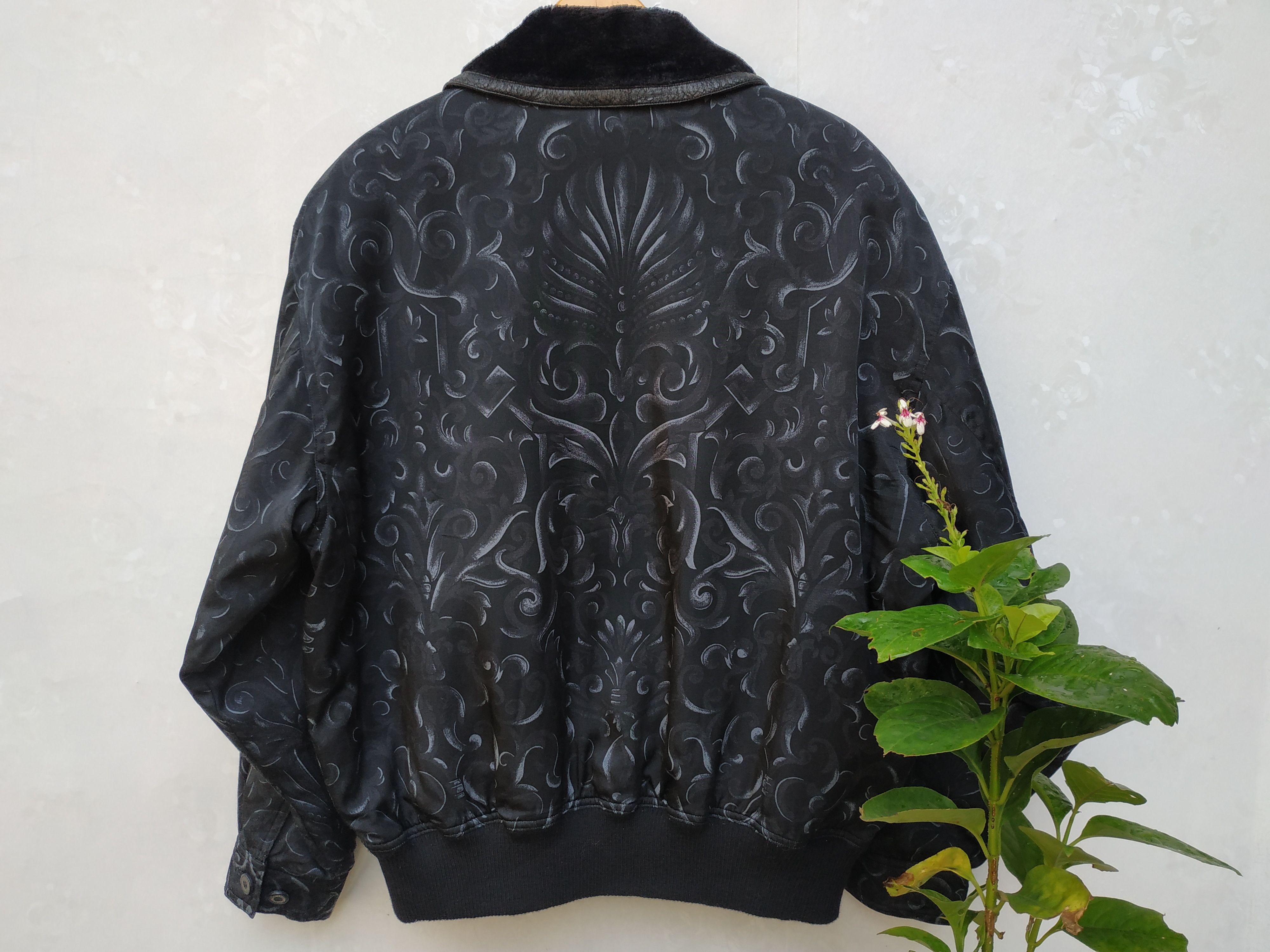 Japanese Brand 90's Made In Japan Black PIA Ethnic Bomber Jacket Size US L / EU 52-54 / 3 - 20 Thumbnail
