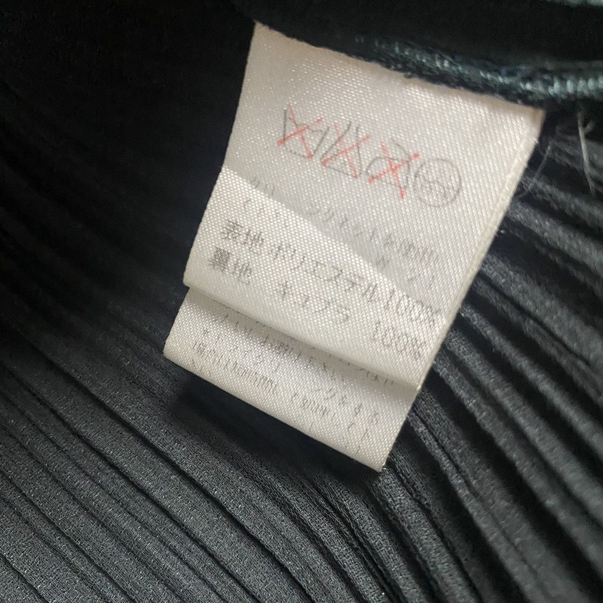 Issey Miyake × Pleats Please Issey Miyake × Vintage ISSEY MIYAKE Vintage Pocket Pleated Half Coat Jacket Size L / US 10 / IT 46 - 10 Thumbnail