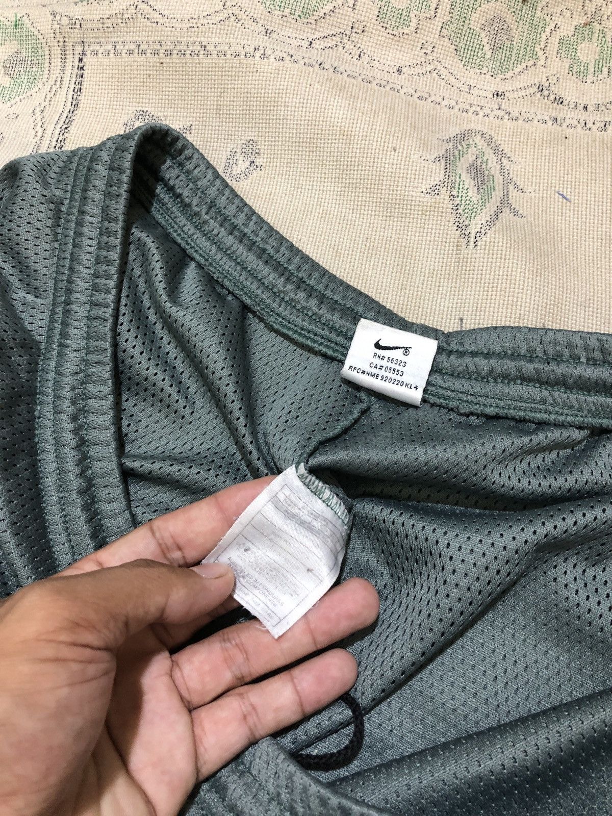 Nike Vintage Nike Short Smiley 🙂 Size US 35 - 4 Thumbnail