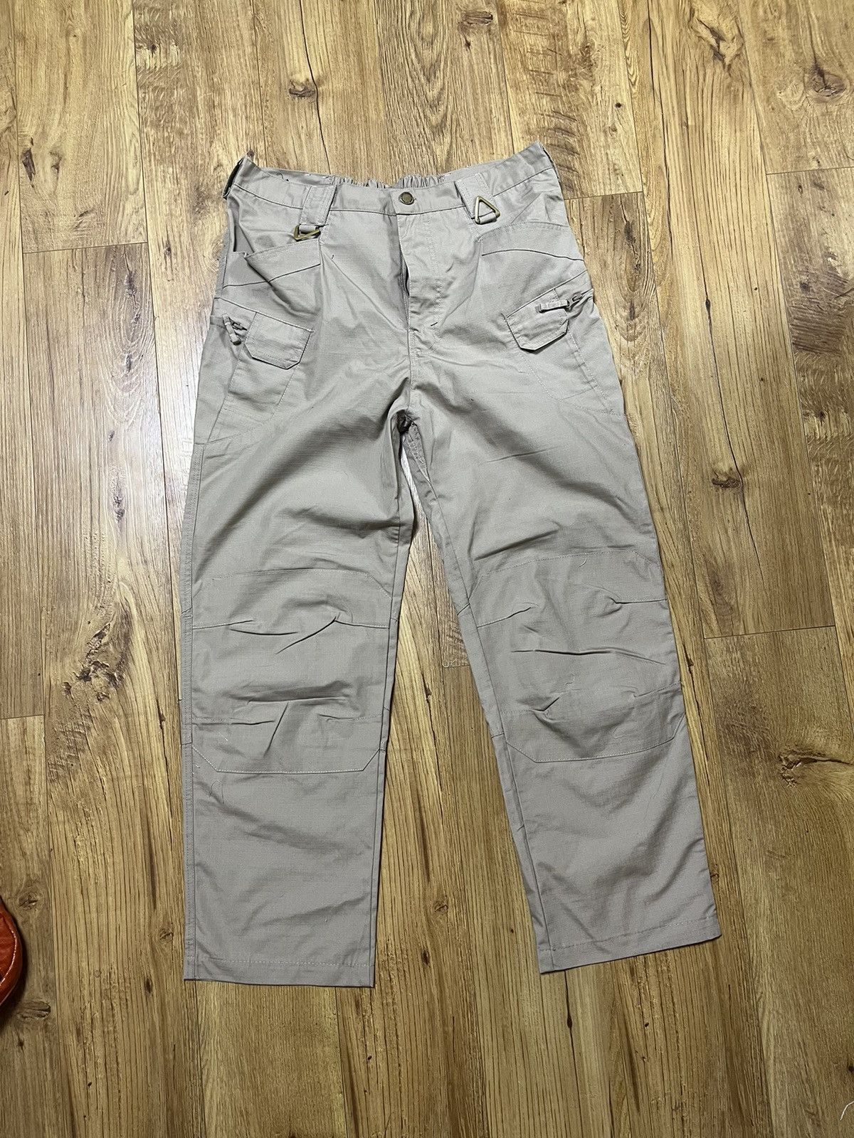 Japan Brand Cargo Pants by Carhartt Style