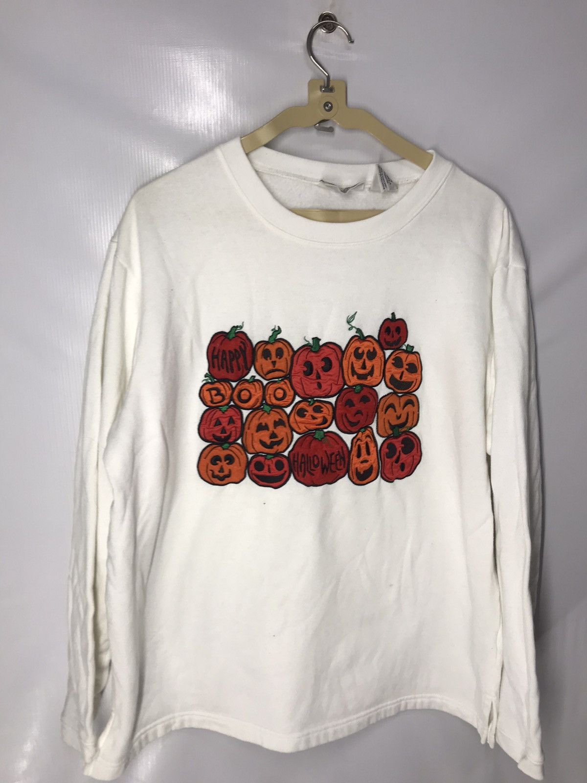 Basic Editions Basic editions happy Halloween sweatshirt crewneck Size US L / EU 52-54 / 3 - 6 Thumbnail