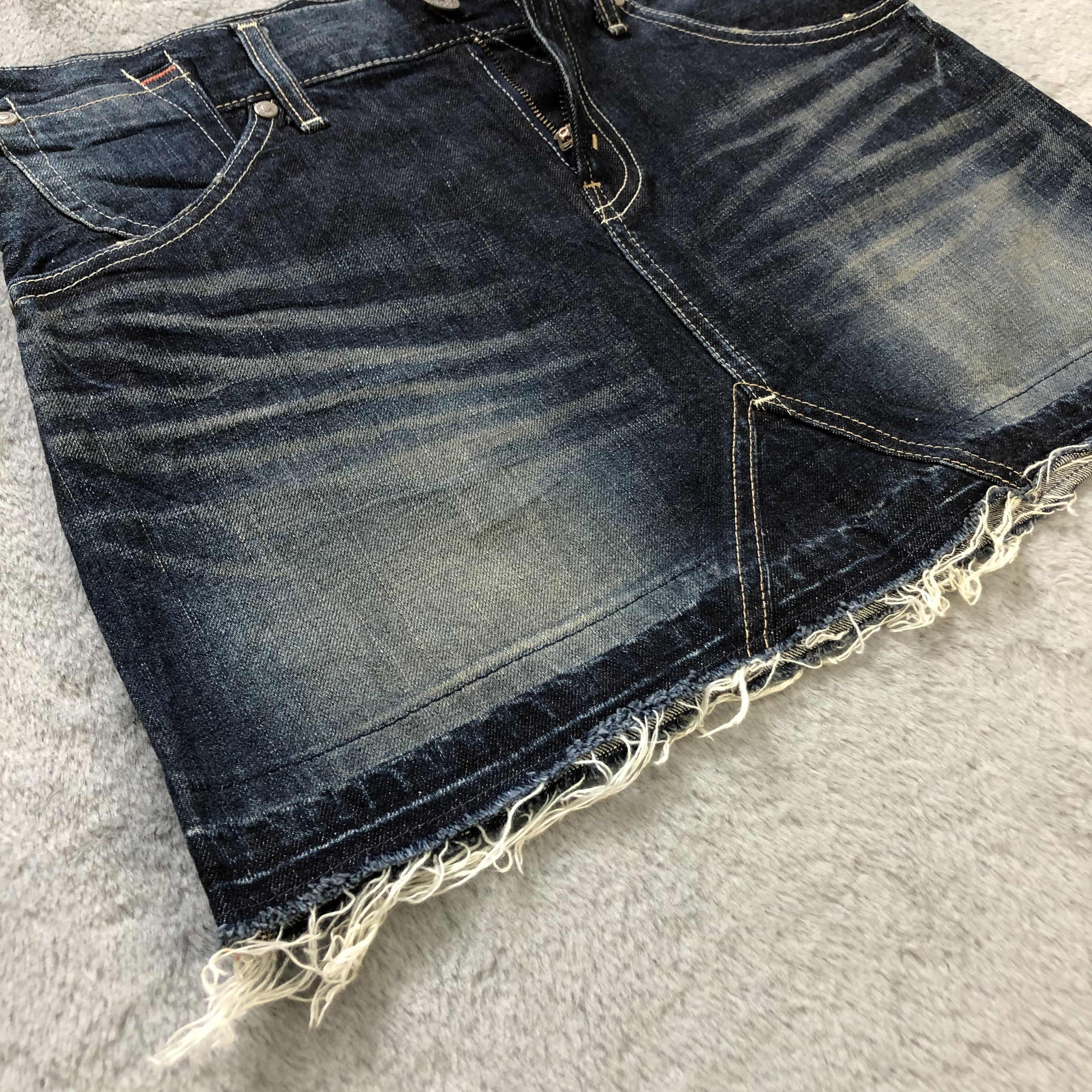 Levi's LEVIS JEANS SKIRTS #6910-96 Size 31" - 6 Thumbnail