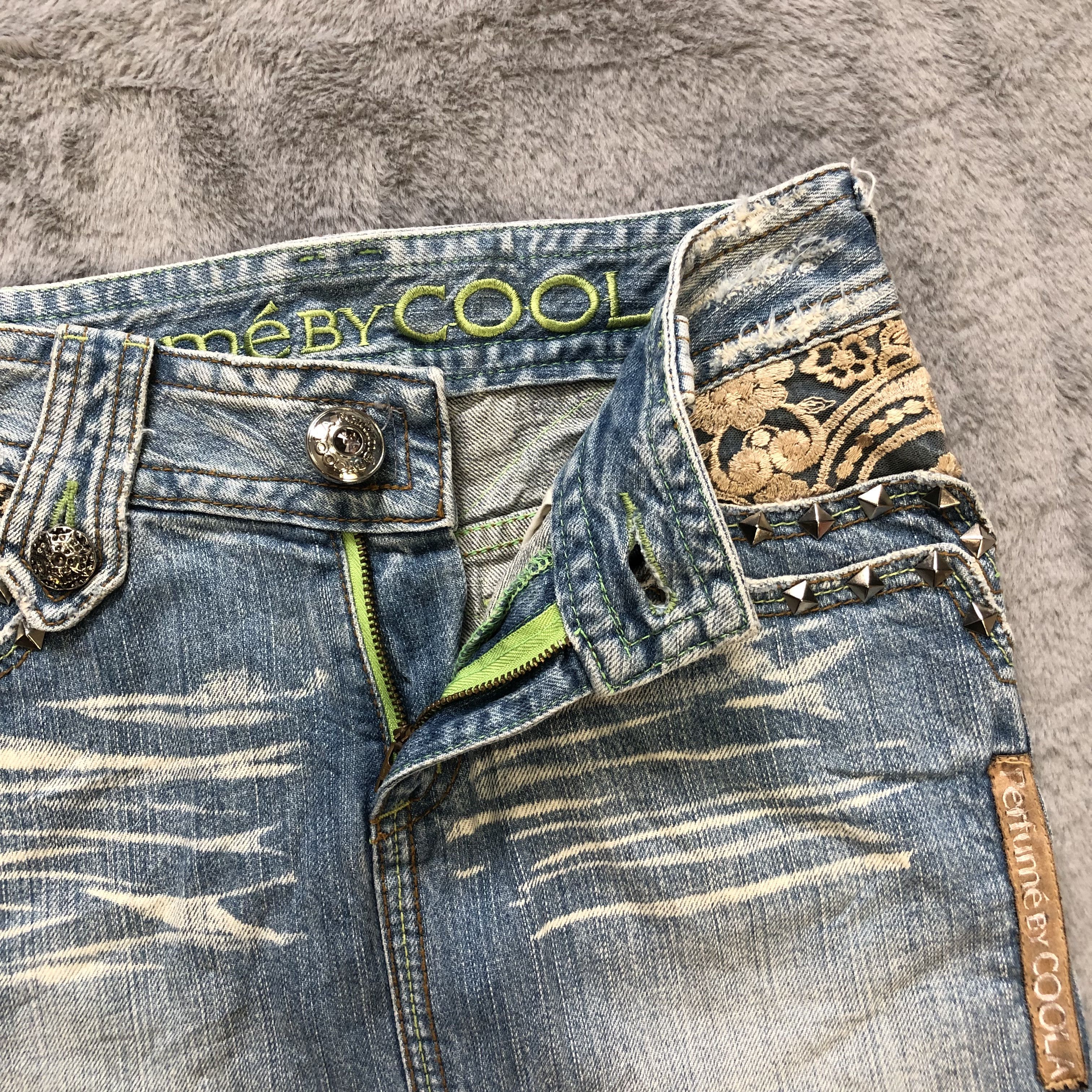 Japanese Brand PERFUME BY COOLA LIGHT WASH JEANS SKIRTS #6912-96 Size 26" / US 2 / IT 38 - 9 Thumbnail