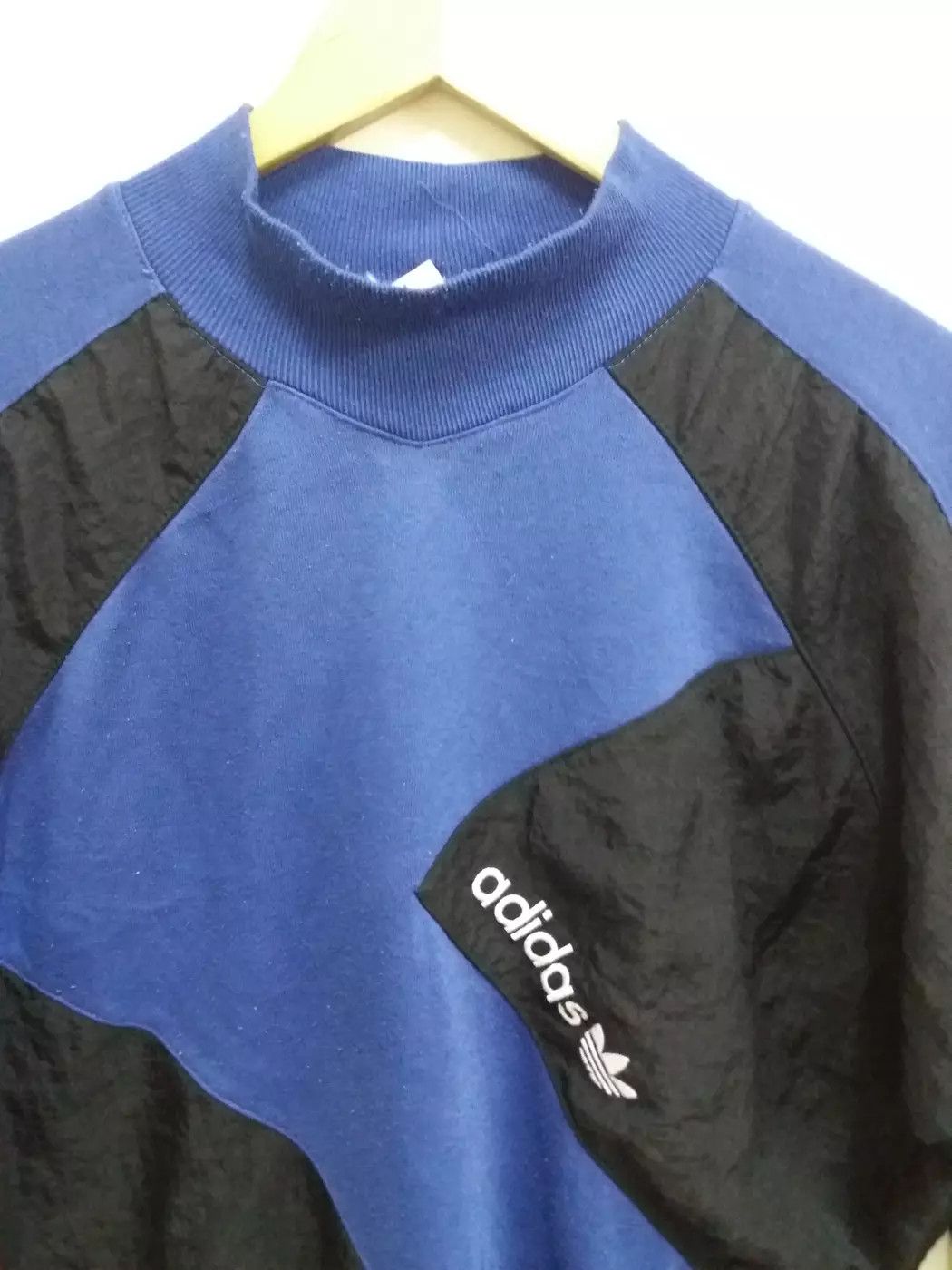 Adidas Vintage adidas trefoil sweatshirt made in singapore Size US L / EU 52-54 / 3 - 3 Thumbnail