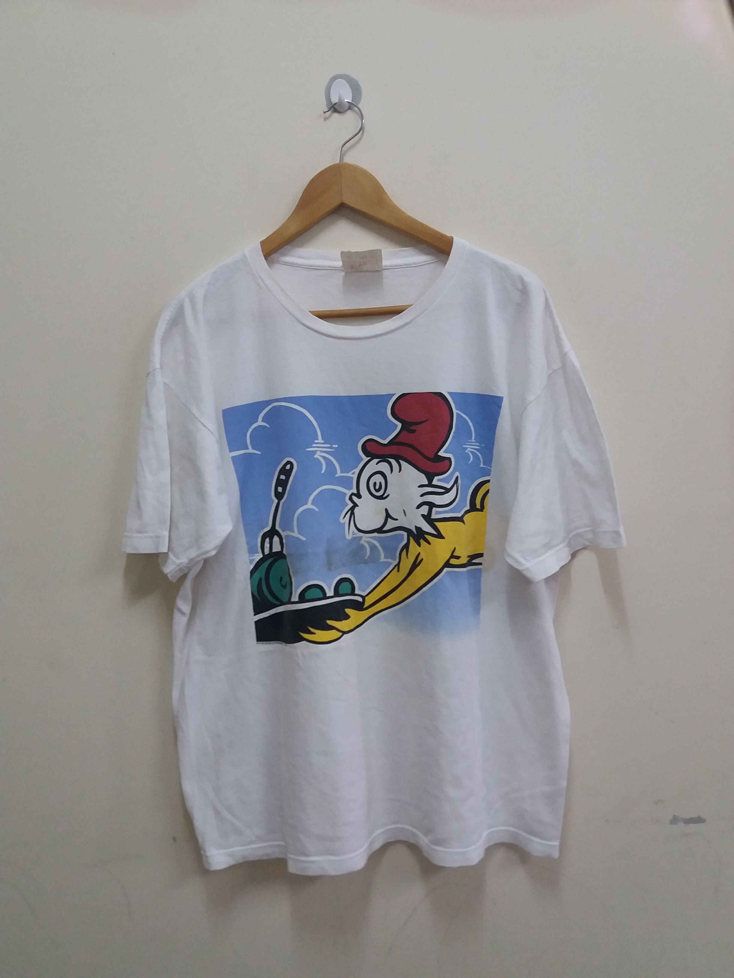 Vintage Vintage Dr. Seuss t-shirt copyright 1995 Made in USA Size US L / EU 52-54 / 3 - 1 Thumbnail