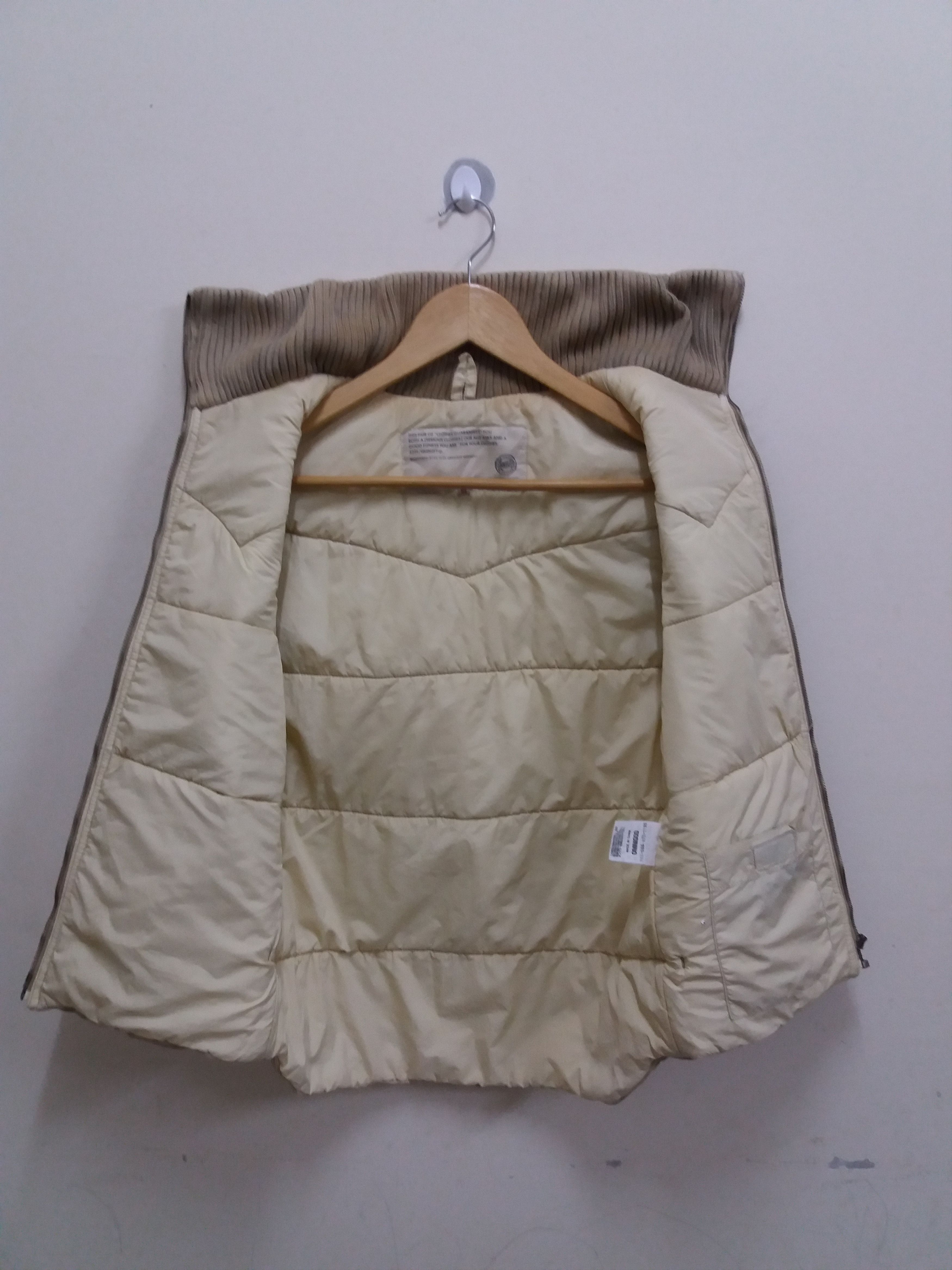 Japanese Brand Omnigod puffer vest zip by universal/size 0 on tag Size US S / EU 44-46 / 1 - 3 Thumbnail