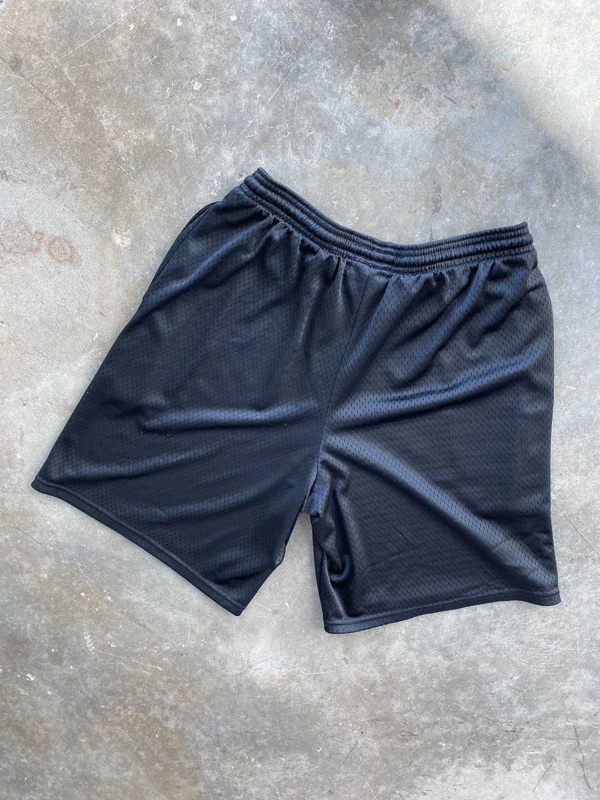 Champion × Market Chinatown Market Champion Black Arc Logo Shorts Medium ❄️🥣 Size US 32 / EU 48 - 4 Thumbnail