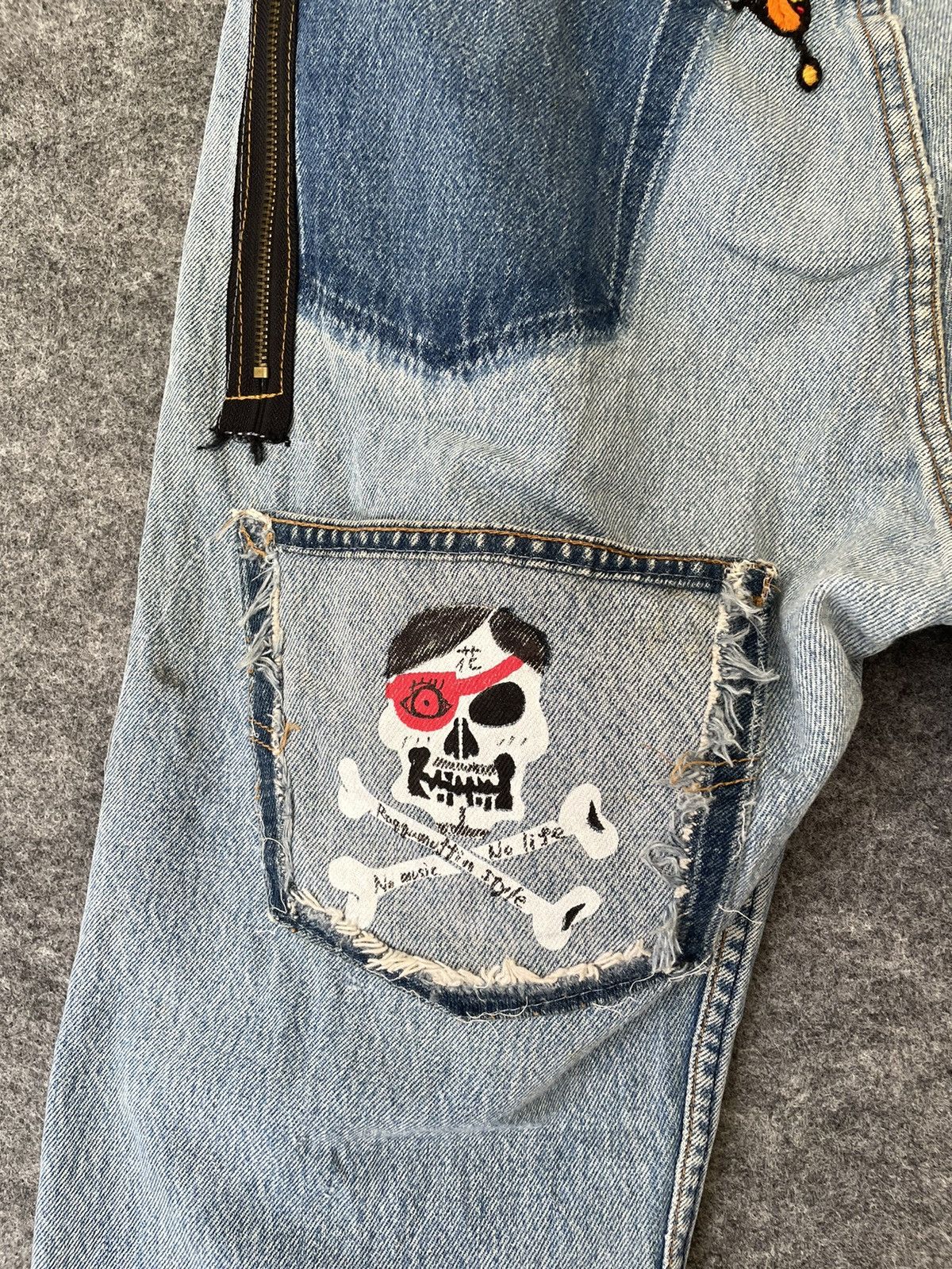 Levi's VINTAGE 501 LEVIS REWORKED Size US 34 / EU 50 - 5 Thumbnail