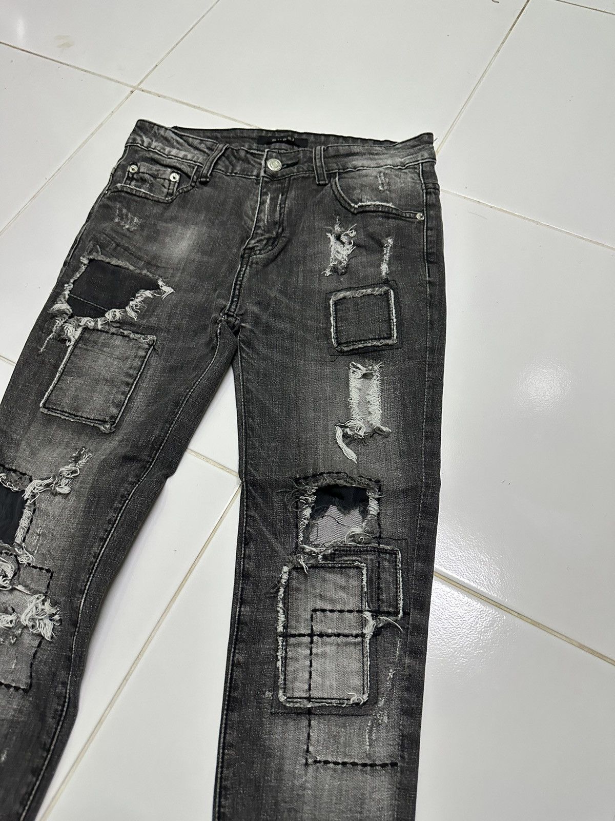 Japanese Brand 28x25 Gucci custom patchwork denim jeans Size 28" / US 6 / IT 42 - 3 Thumbnail