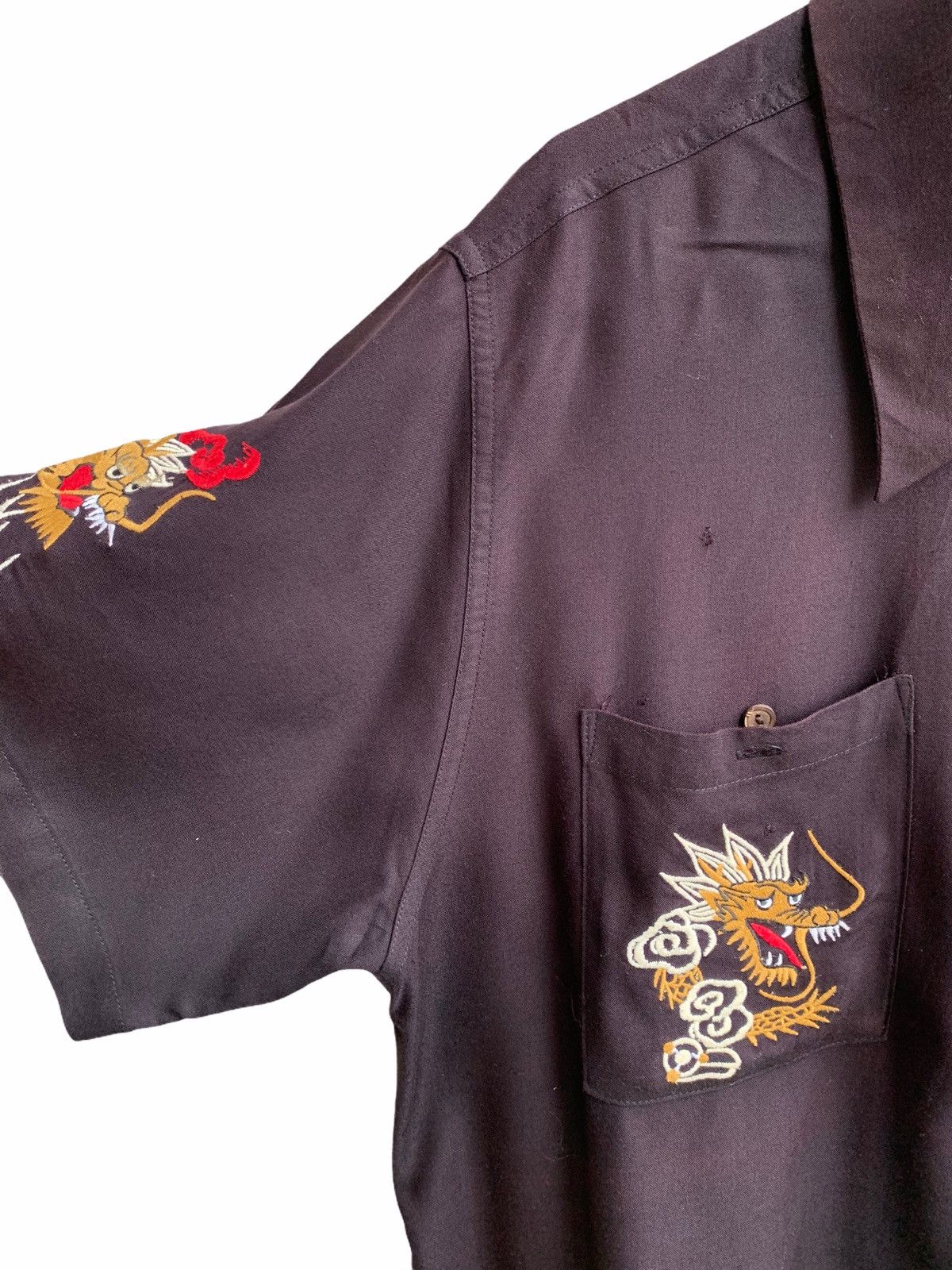 Japanese Brand Vintage Rayon Sukajan Embroidery Dragons Button Hup Shirts Size US L / EU 52-54 / 3 - 9 Thumbnail
