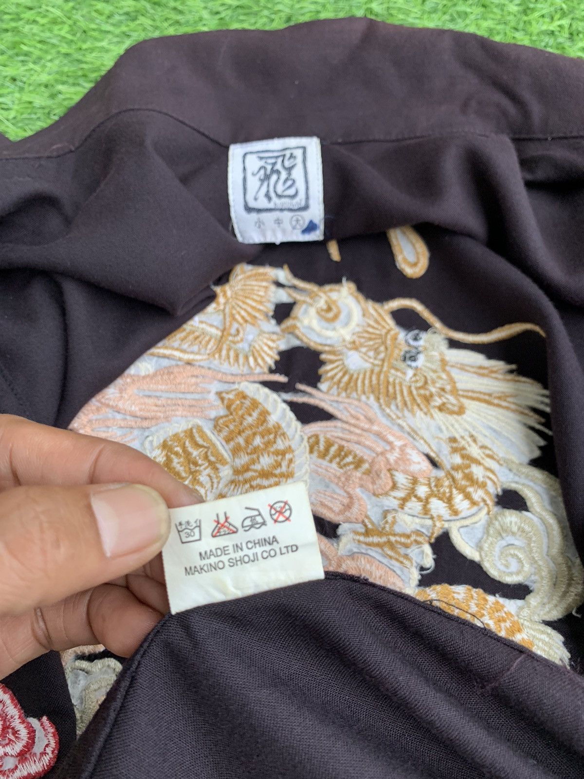 Japanese Brand Vintage Rayon Sukajan Embroidery Dragons Button Hup Shirts Size US L / EU 52-54 / 3 - 15 Thumbnail