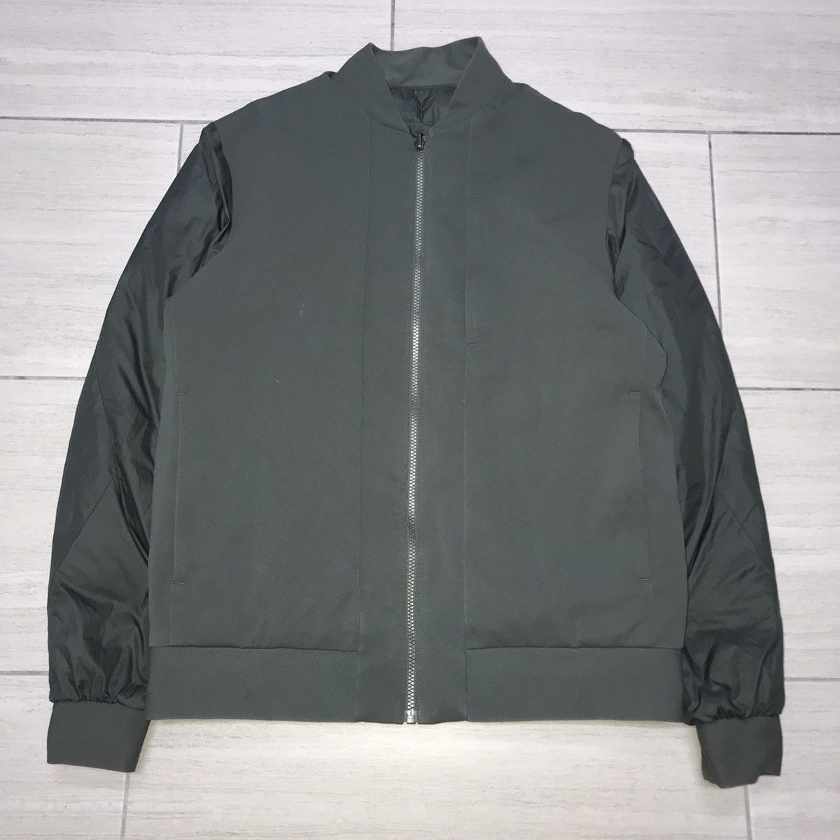 Lululemon Lululemon Down Quilted Bomber Size US L / EU 52-54 / 3 - 2 Thumbnail