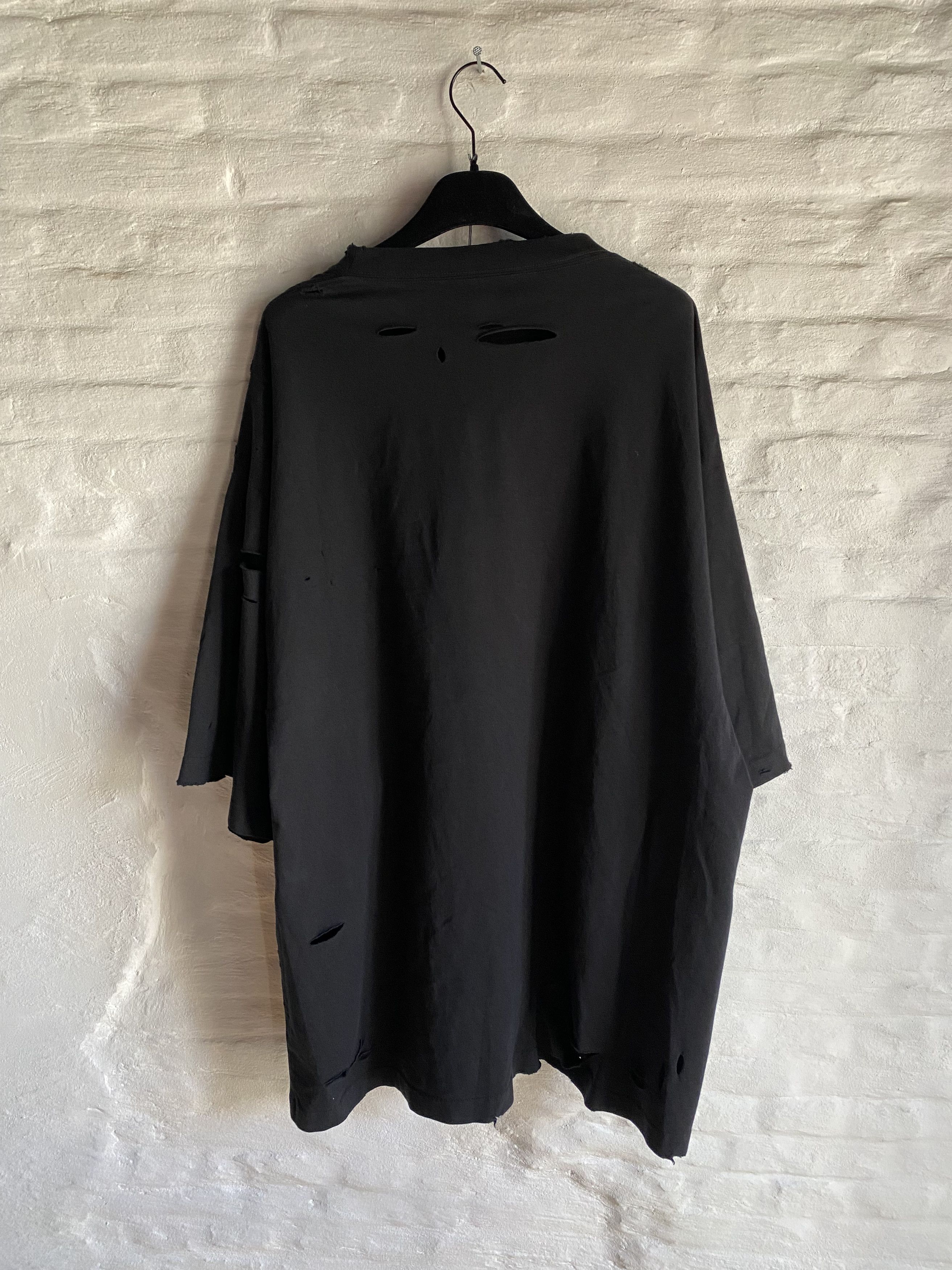 Balenciaga Super Rare Oversized Torn Balenciaga T-Shirt Size US S / EU 44-46 / 1 - 7 Thumbnail
