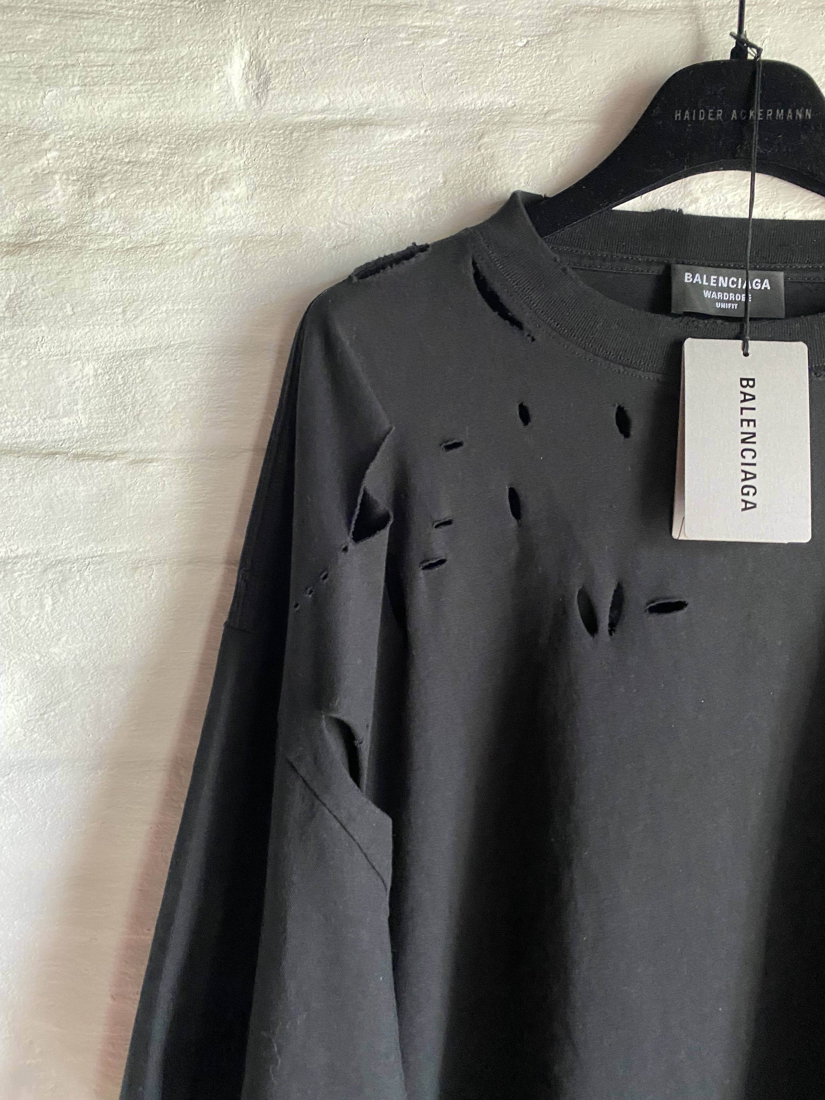 Balenciaga Super Rare Oversized Torn Balenciaga T-Shirt Size US S / EU 44-46 / 1 - 5 Thumbnail