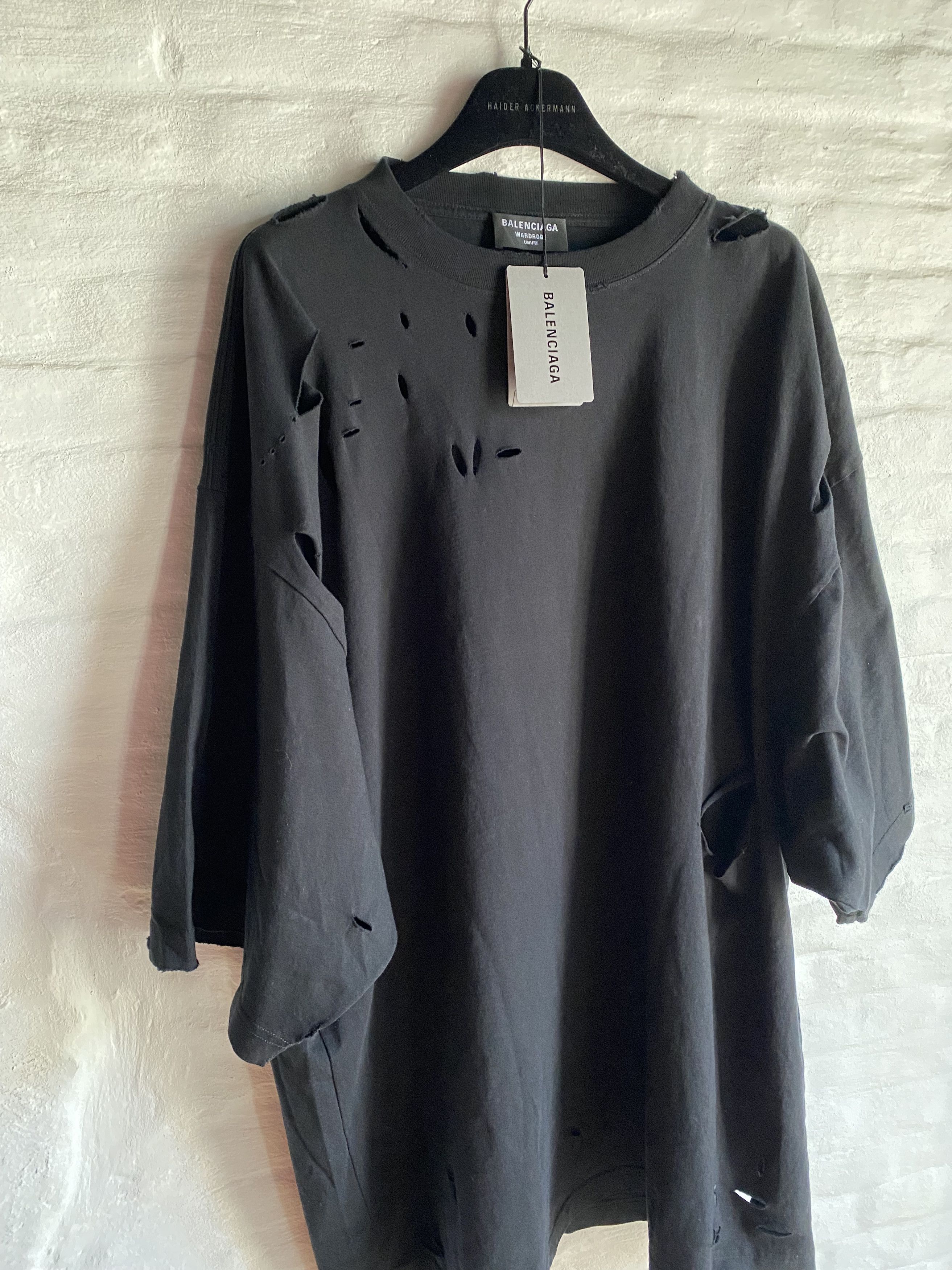Balenciaga Super Rare Oversized Torn Balenciaga T-Shirt Size US S / EU 44-46 / 1 - 2 Thumbnail