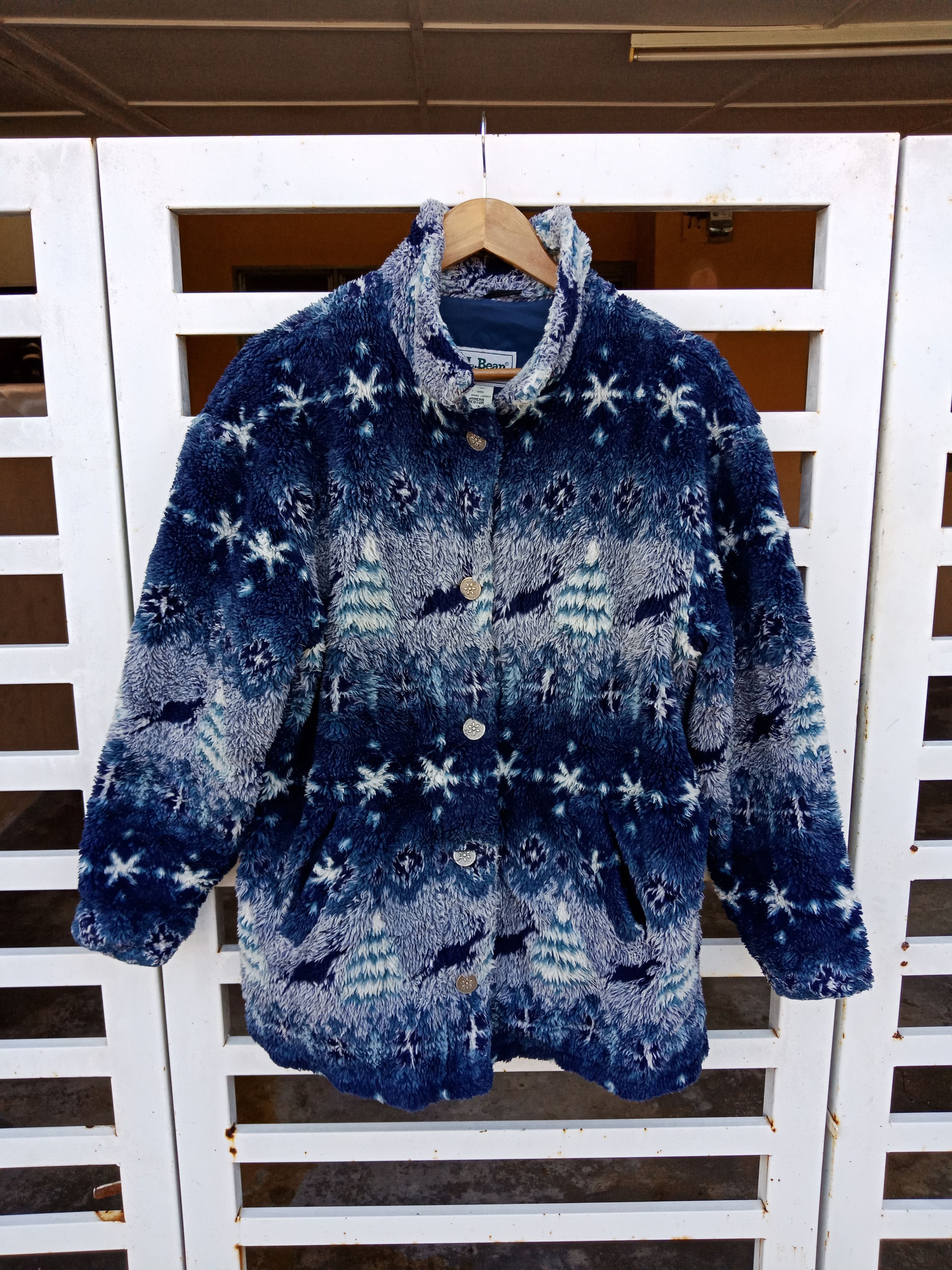 L.L. Bean L.L. Bean Fleece Christmas Pattern Sweater Made in USA Size US M / EU 48-50 / 2 - 1 Thumbnail