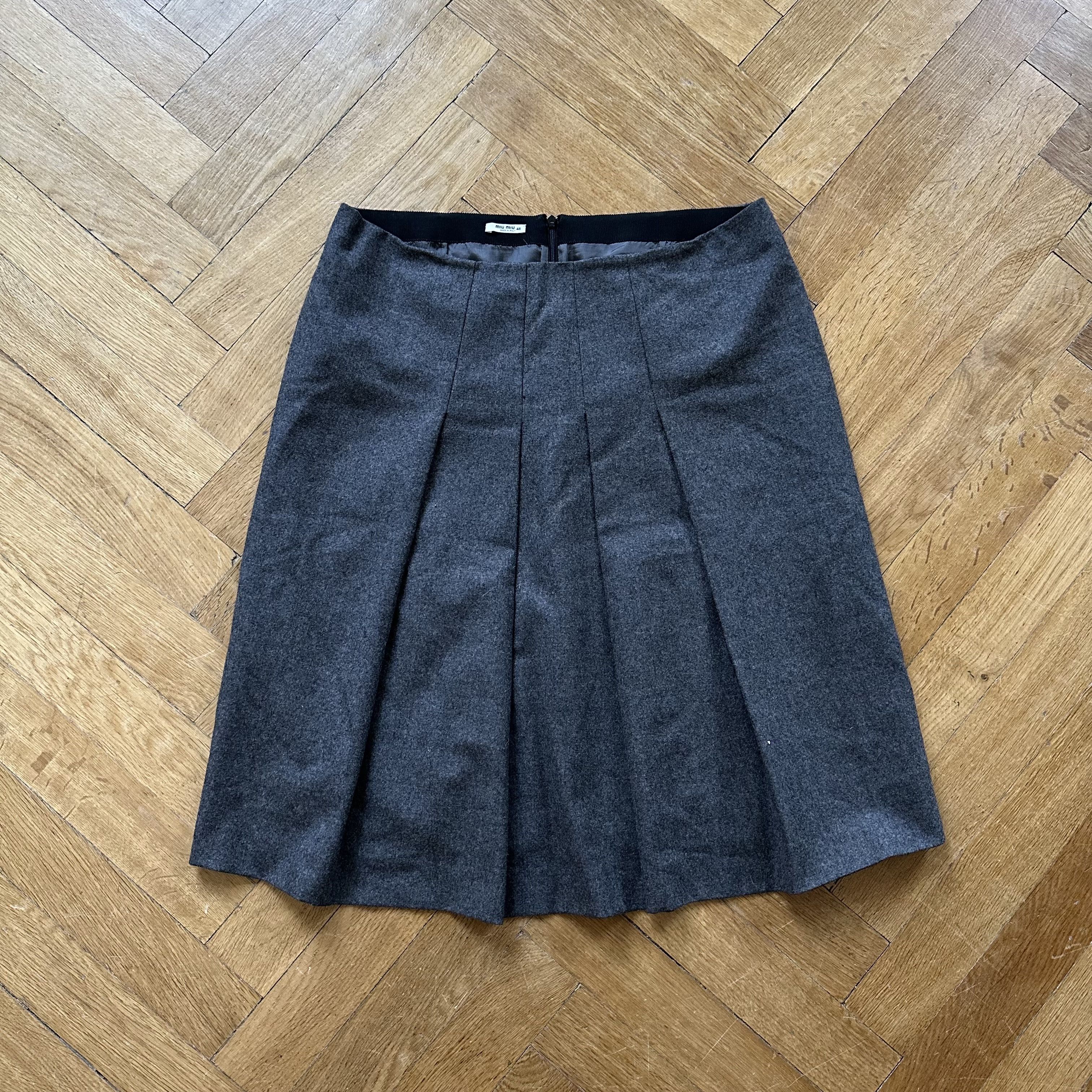 Miu Miu Miu Miu 2000s Pleated Wool Skirt Size 32" / US 10 / IT 46 - 1 Thumbnail