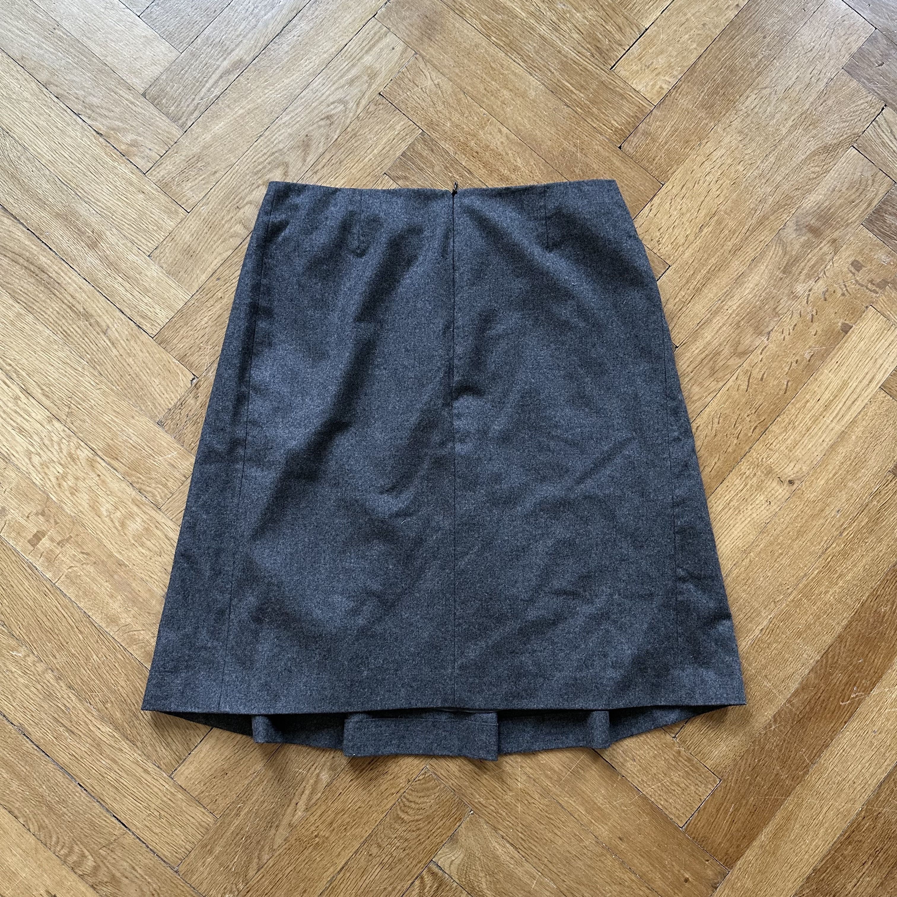 Miu Miu Miu Miu 2000s Pleated Wool Skirt Size 32" / US 10 / IT 46 - 2 Thumbnail