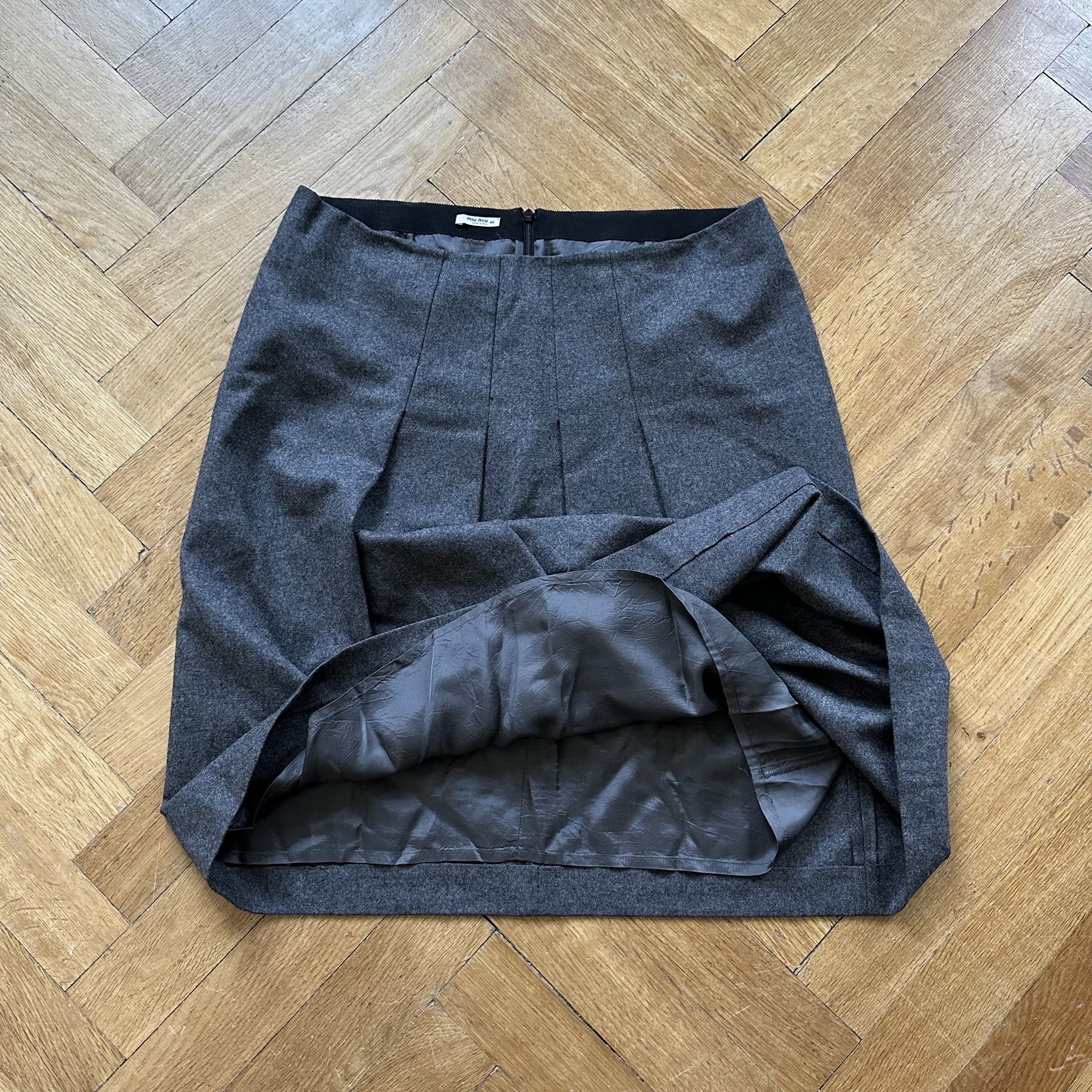 Miu Miu Miu Miu 2000s Pleated Wool Skirt Size 32" / US 10 / IT 46 - 3 Thumbnail